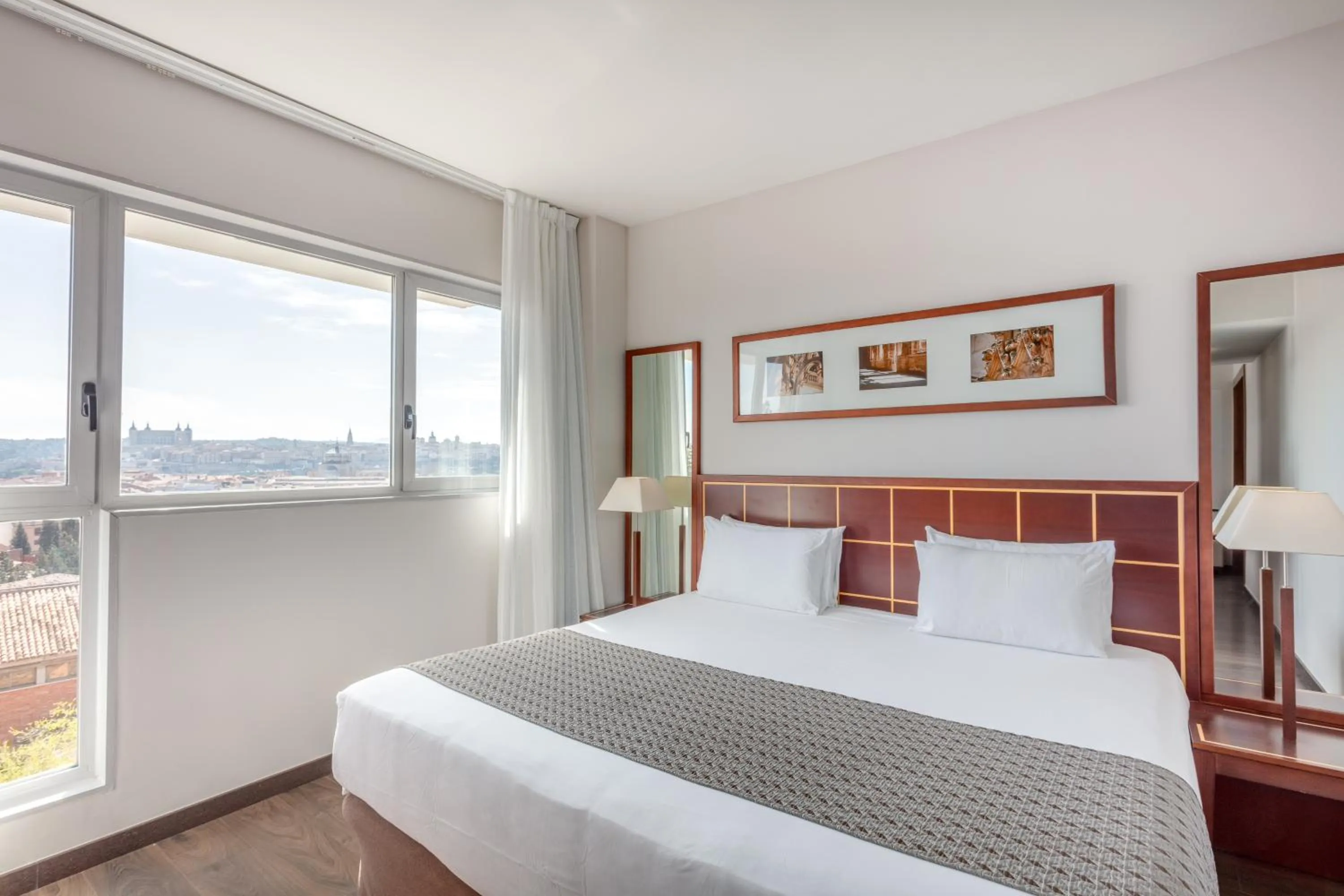 Bedroom, Bed in Eurostars Toledo