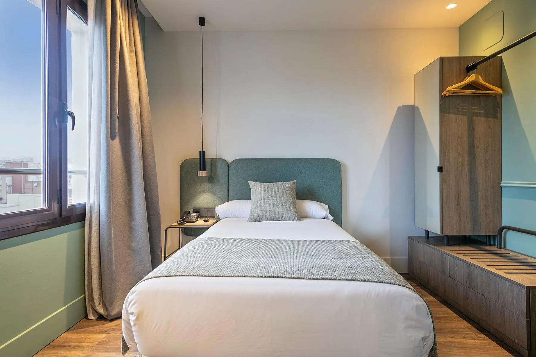 Bed in Hotel Via Augusta