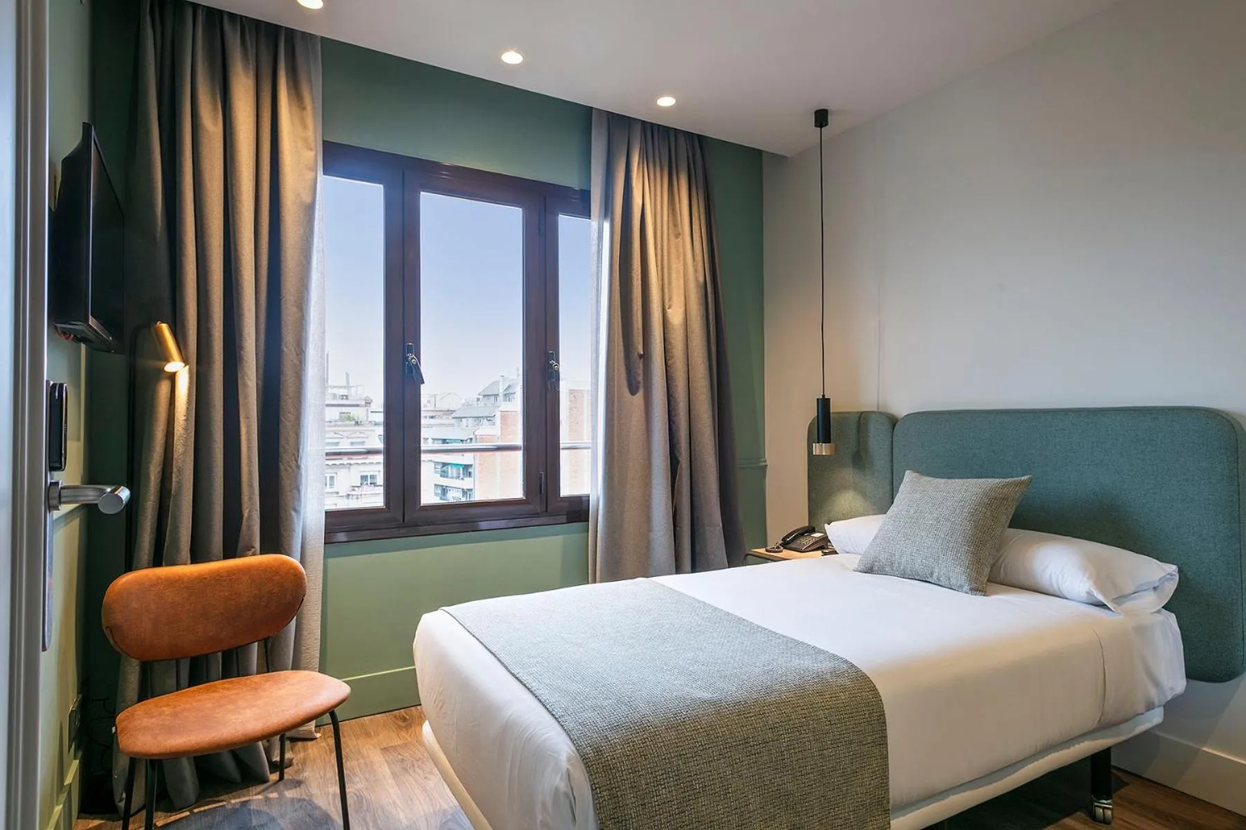 Bed in Hotel Via Augusta