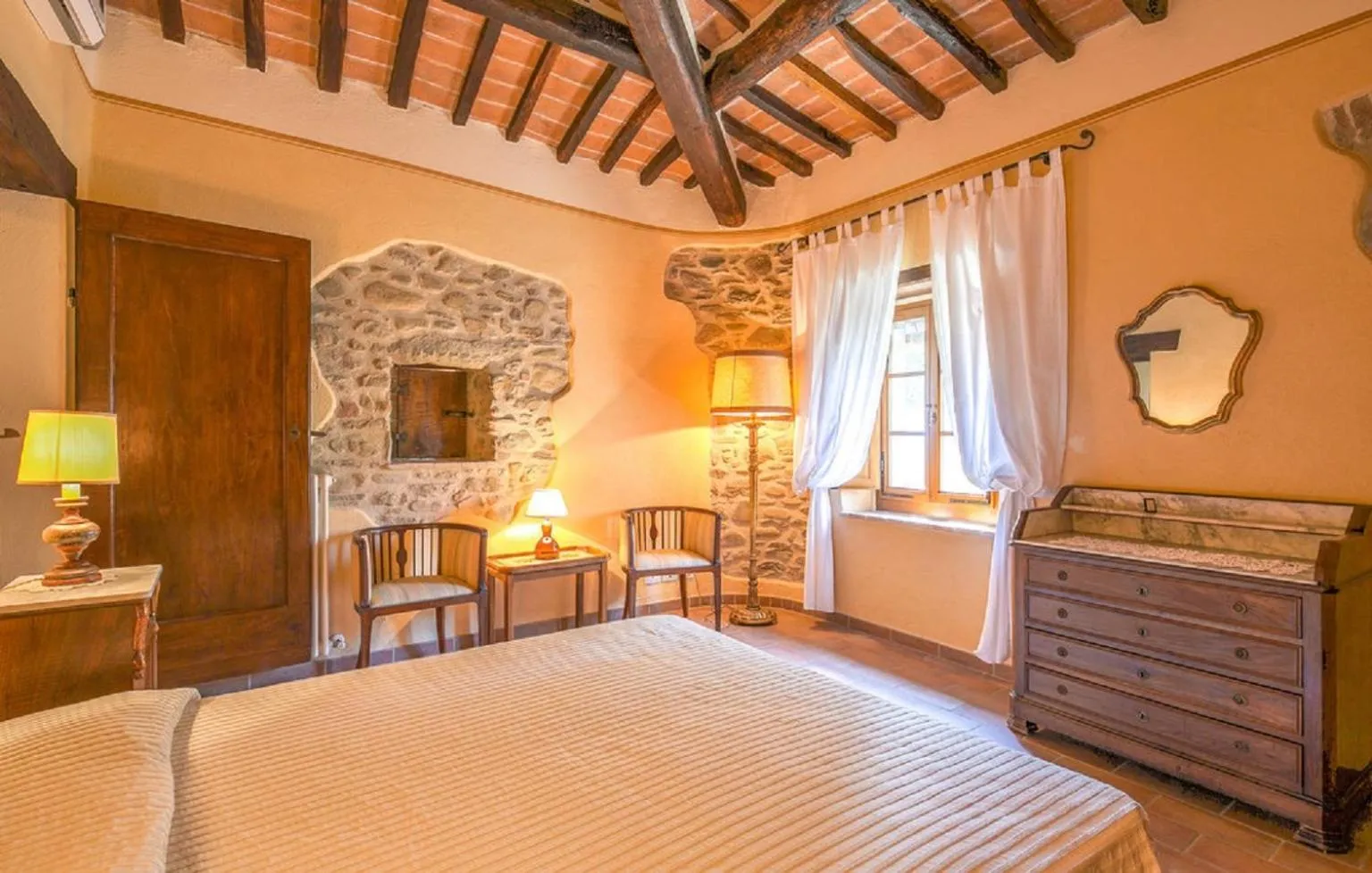 Bed in Casale il Gelso by VacaVilla