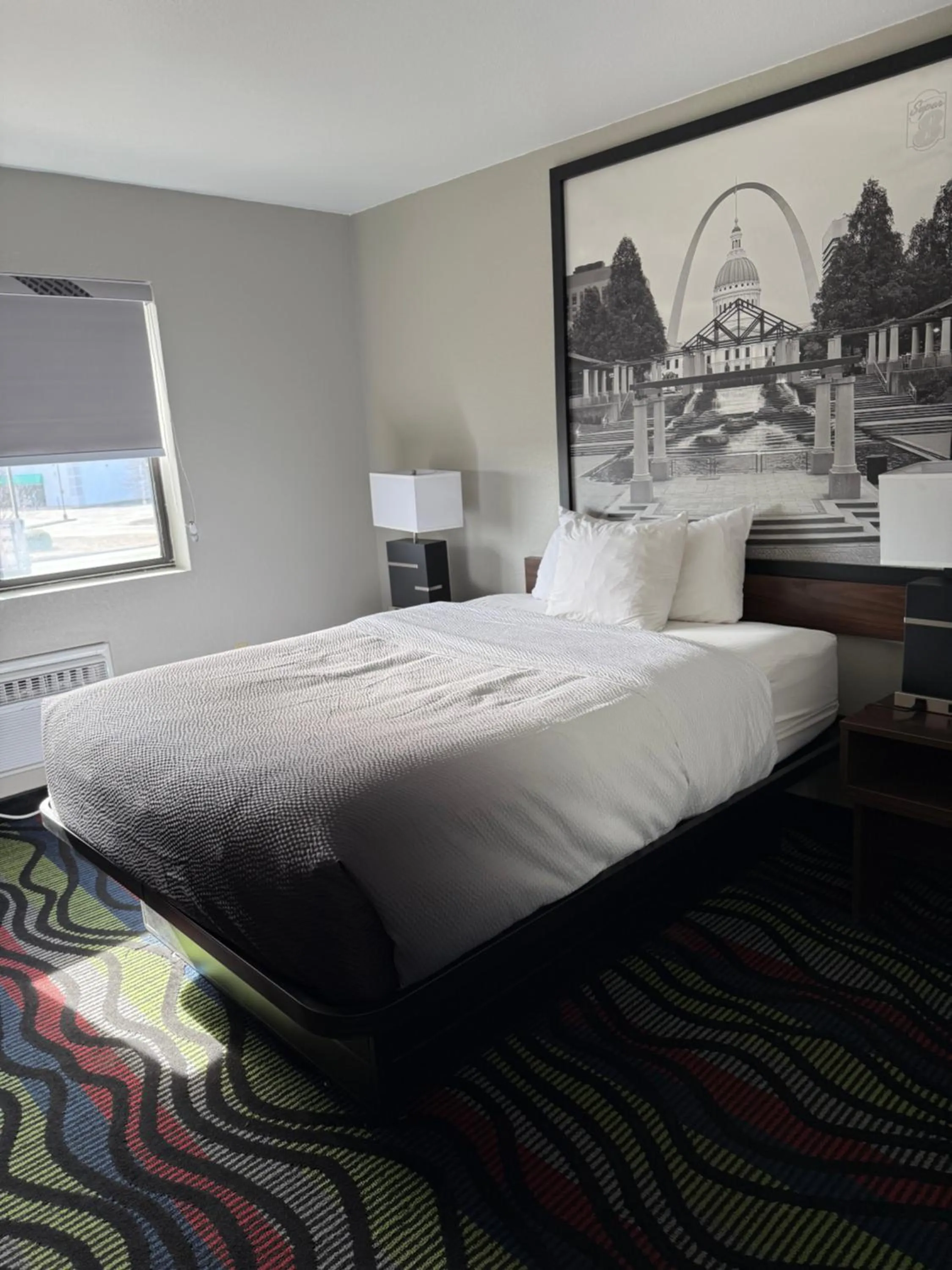 Bedroom, Bed in Super 8 by Wyndham Farmington