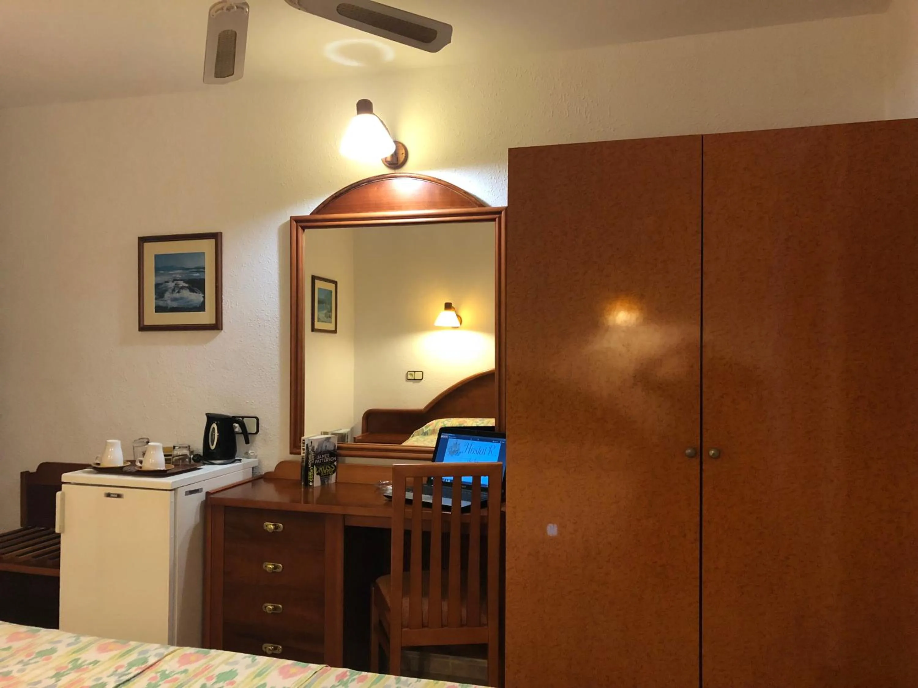 Photo of the whole room, Bed in Hostal de la Caravel-la