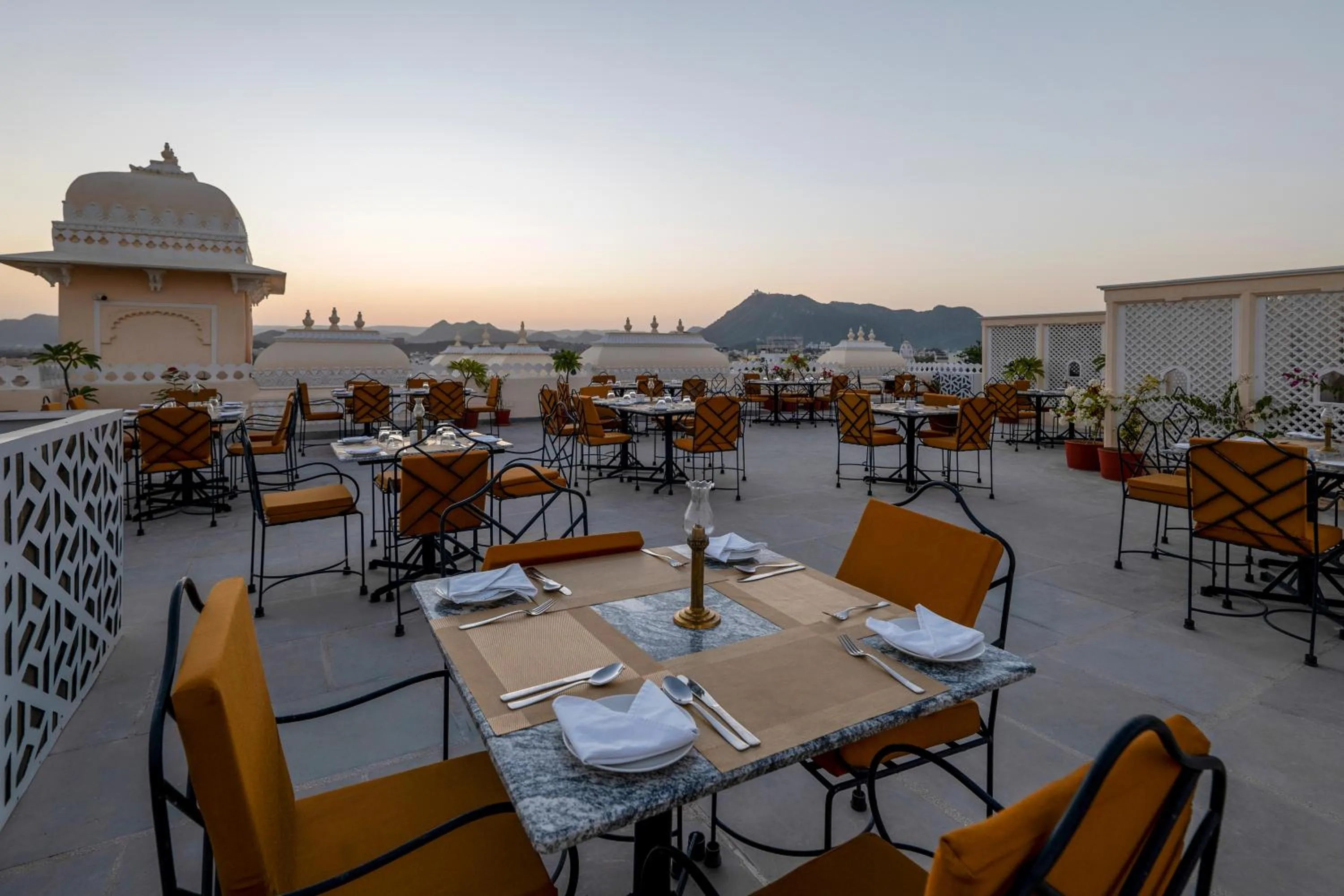 Restaurant/places to eat in Sterling Jaisinghgarh Udaipur