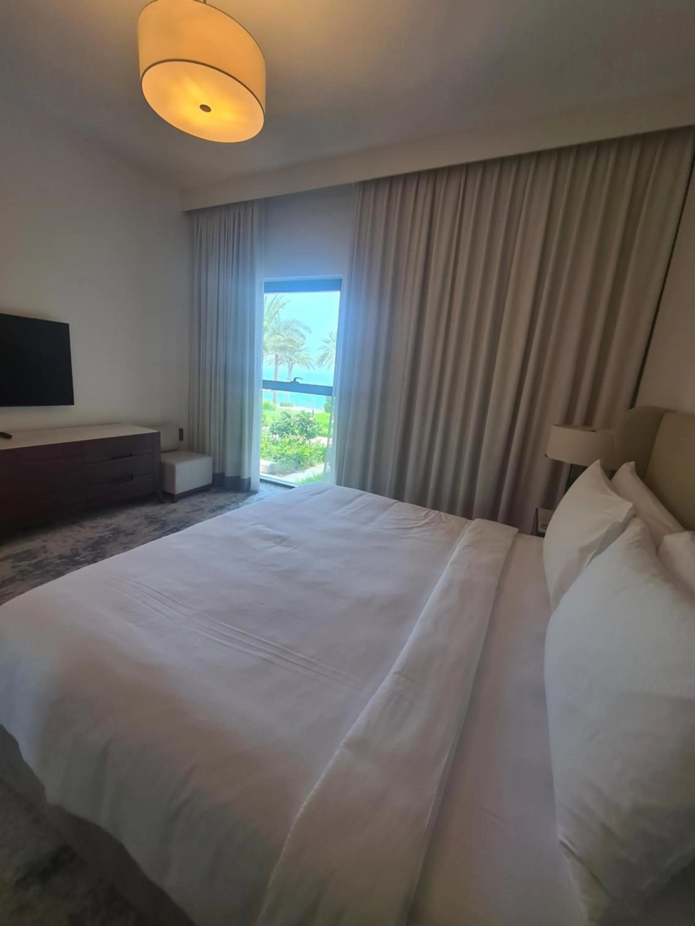 Bed in Luxury sea view Apartment In Address Hotel Fujairah