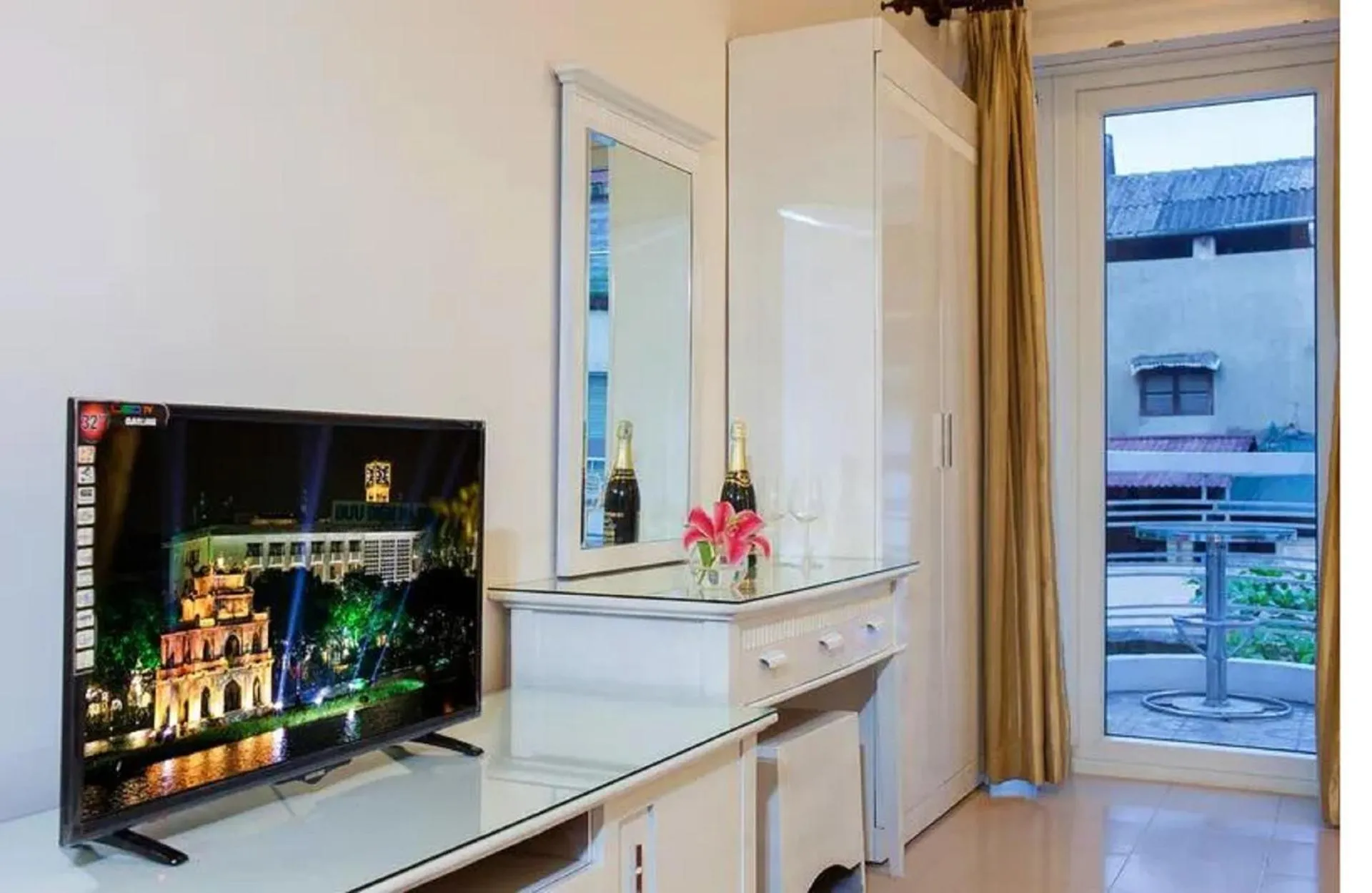 TV and multimedia in Hanoi Jade Hostel