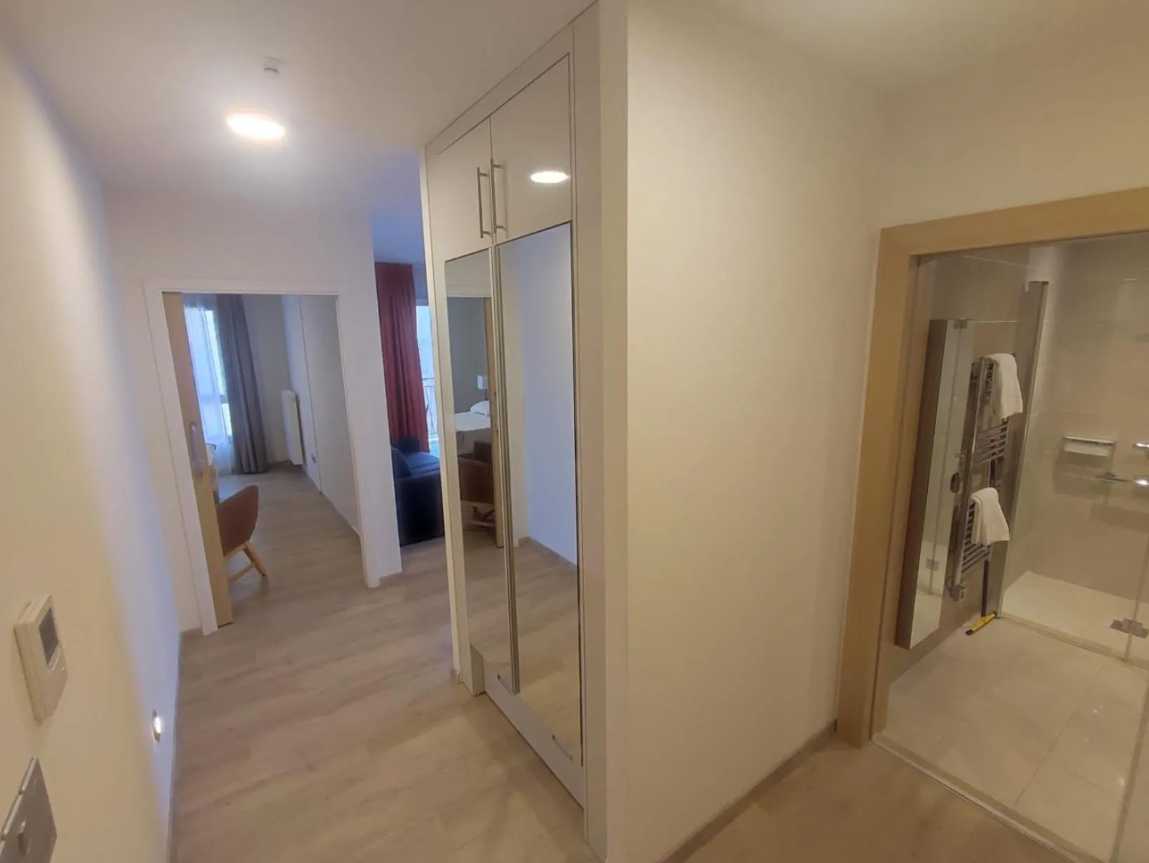 Photo of the whole room in ZENAO Fréjus