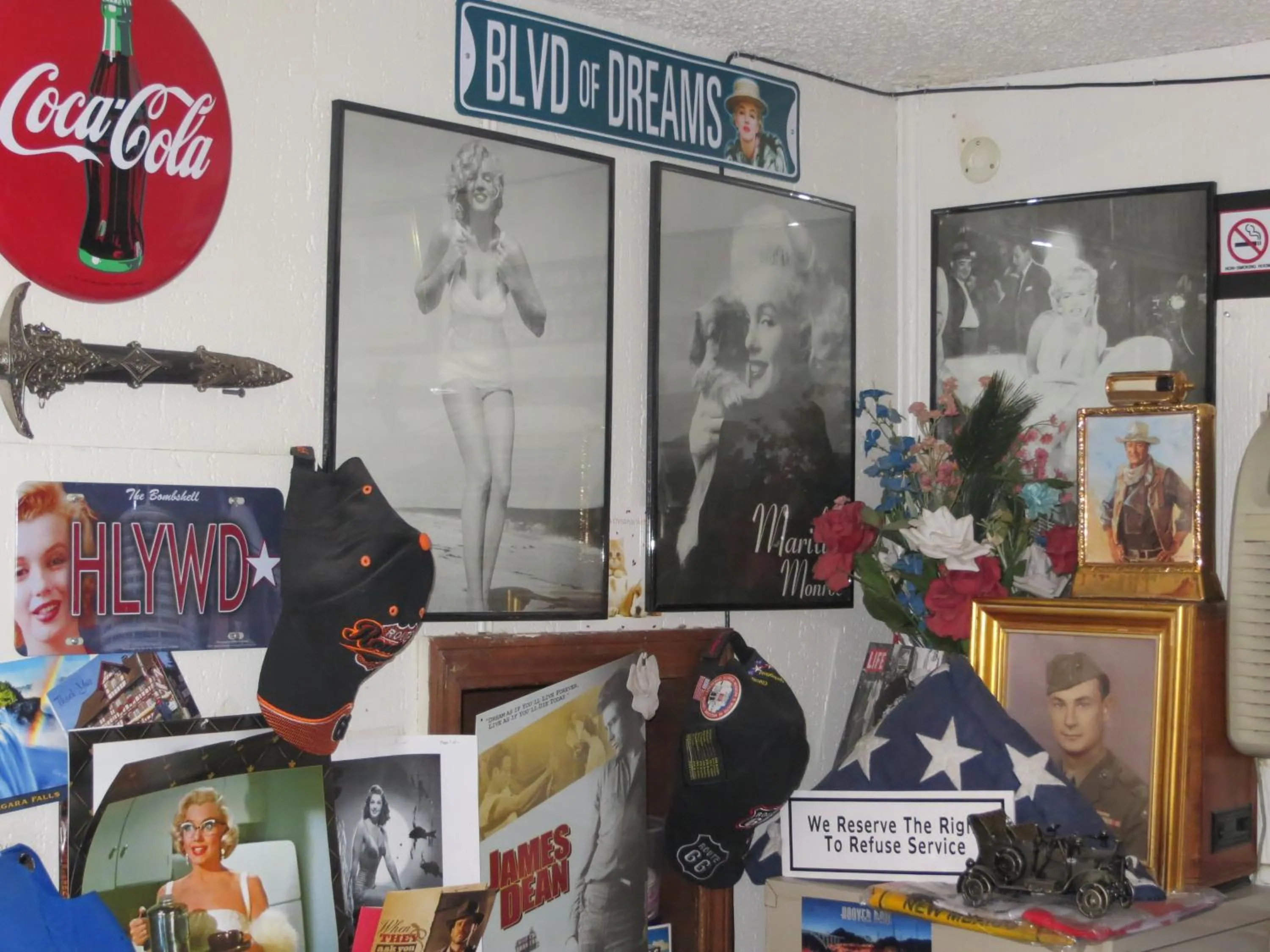 Decorative detail in El Trovatore Motel