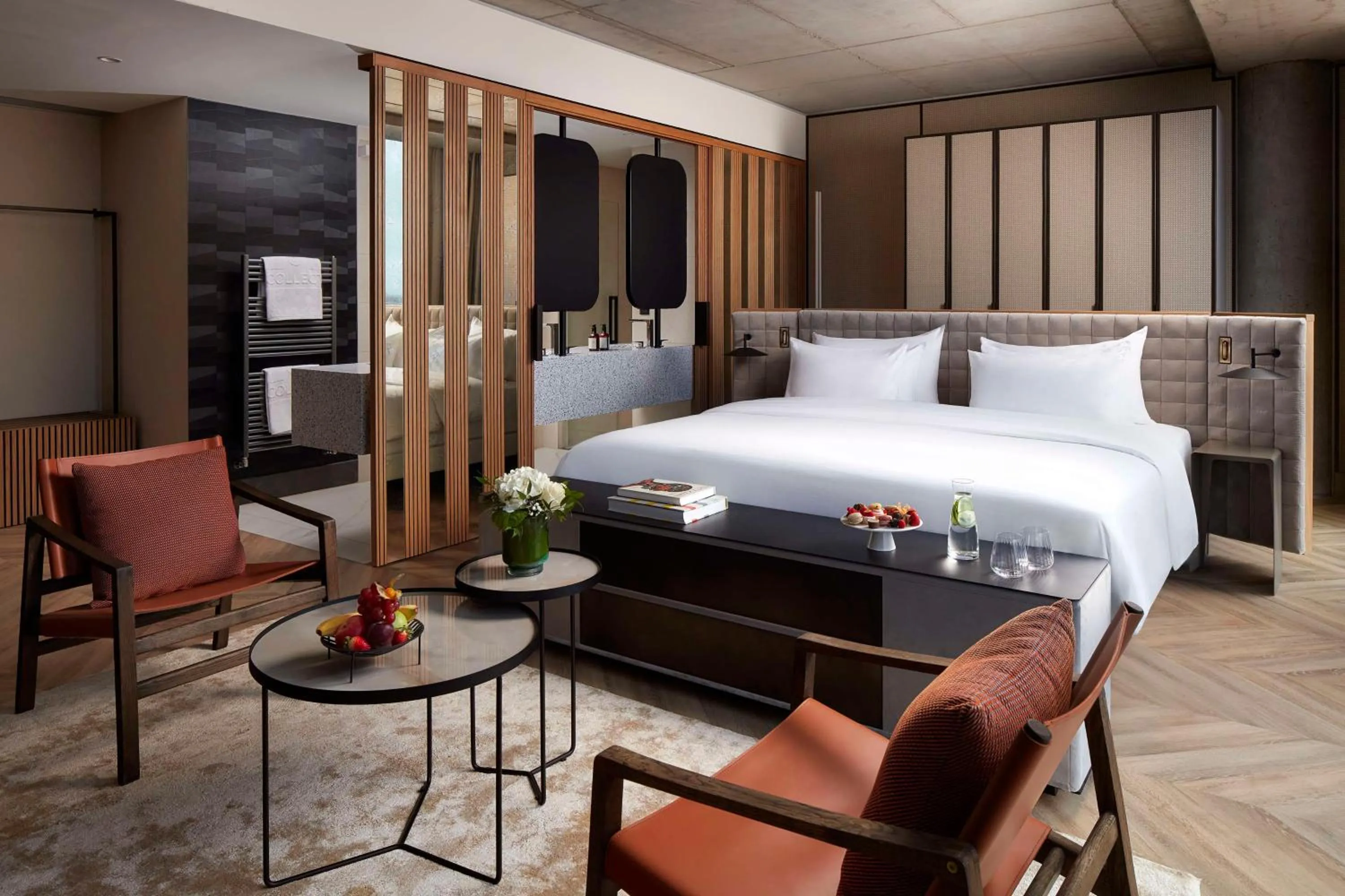 Photo of the whole room, Bed in NH Collection Frankfurt Spin Tower