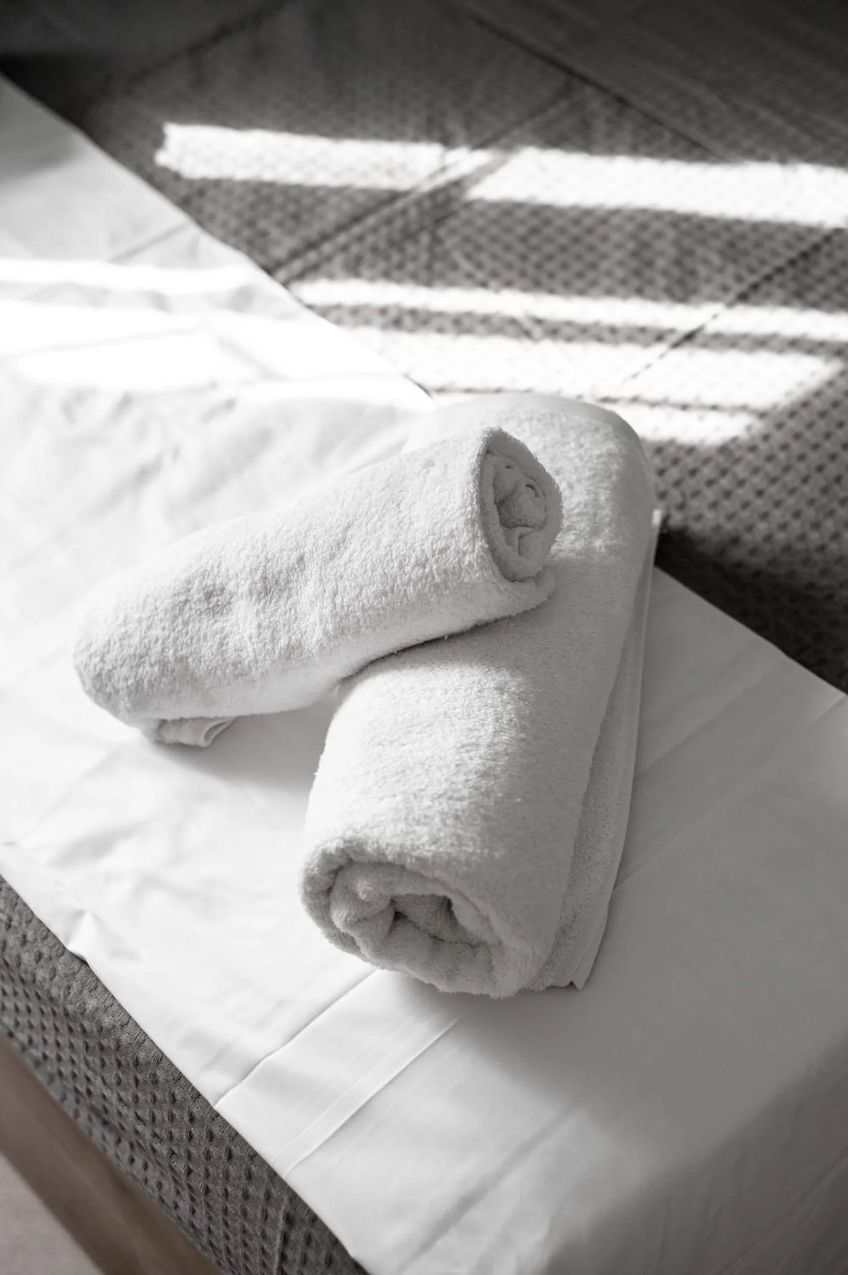 Photo of the whole room, Bed in Blue Riviera villas & suites - Alimos 2