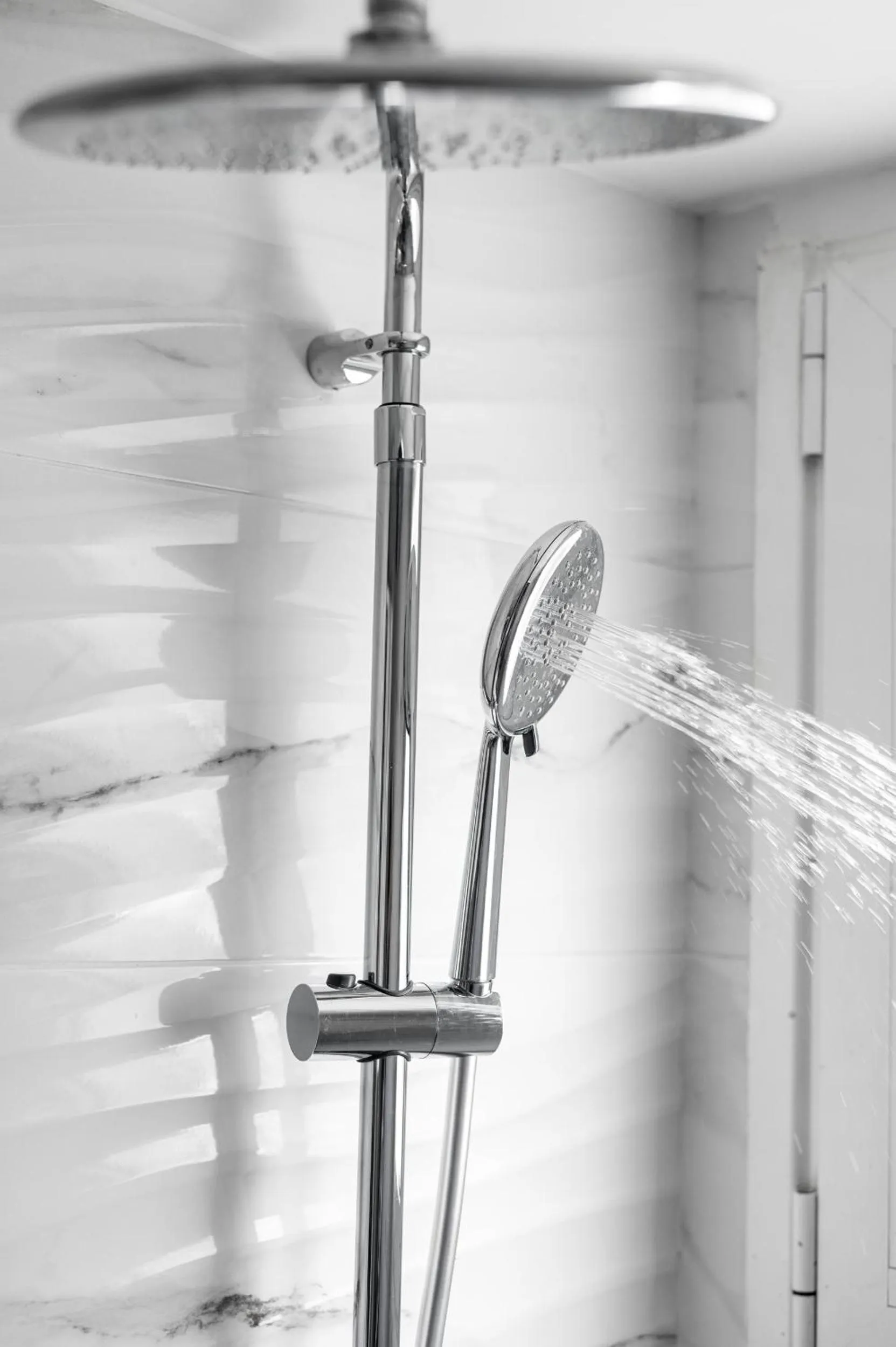 Bathroom in Blue Riviera villas & suites - Alimos 2