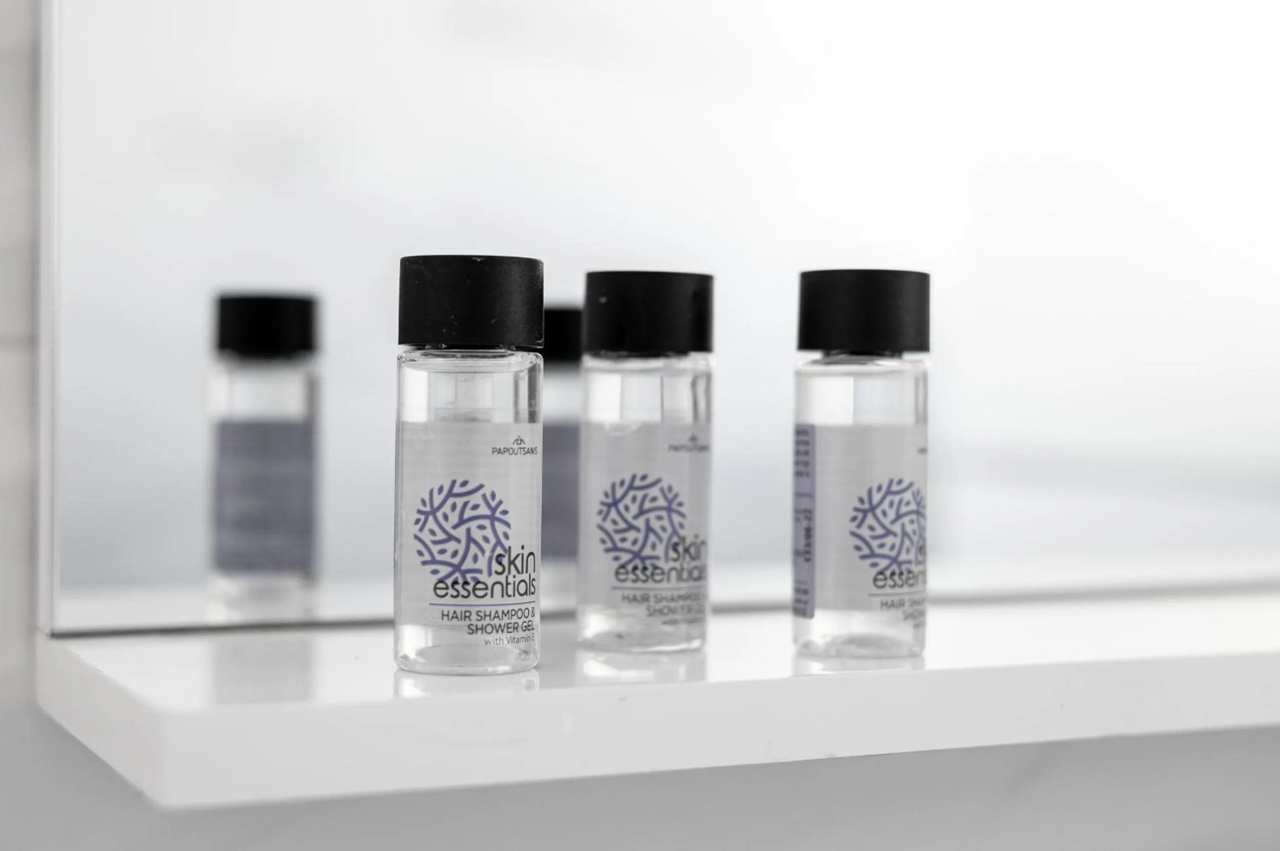 Bathroom in Blue Riviera villas & suites - Alimos 2