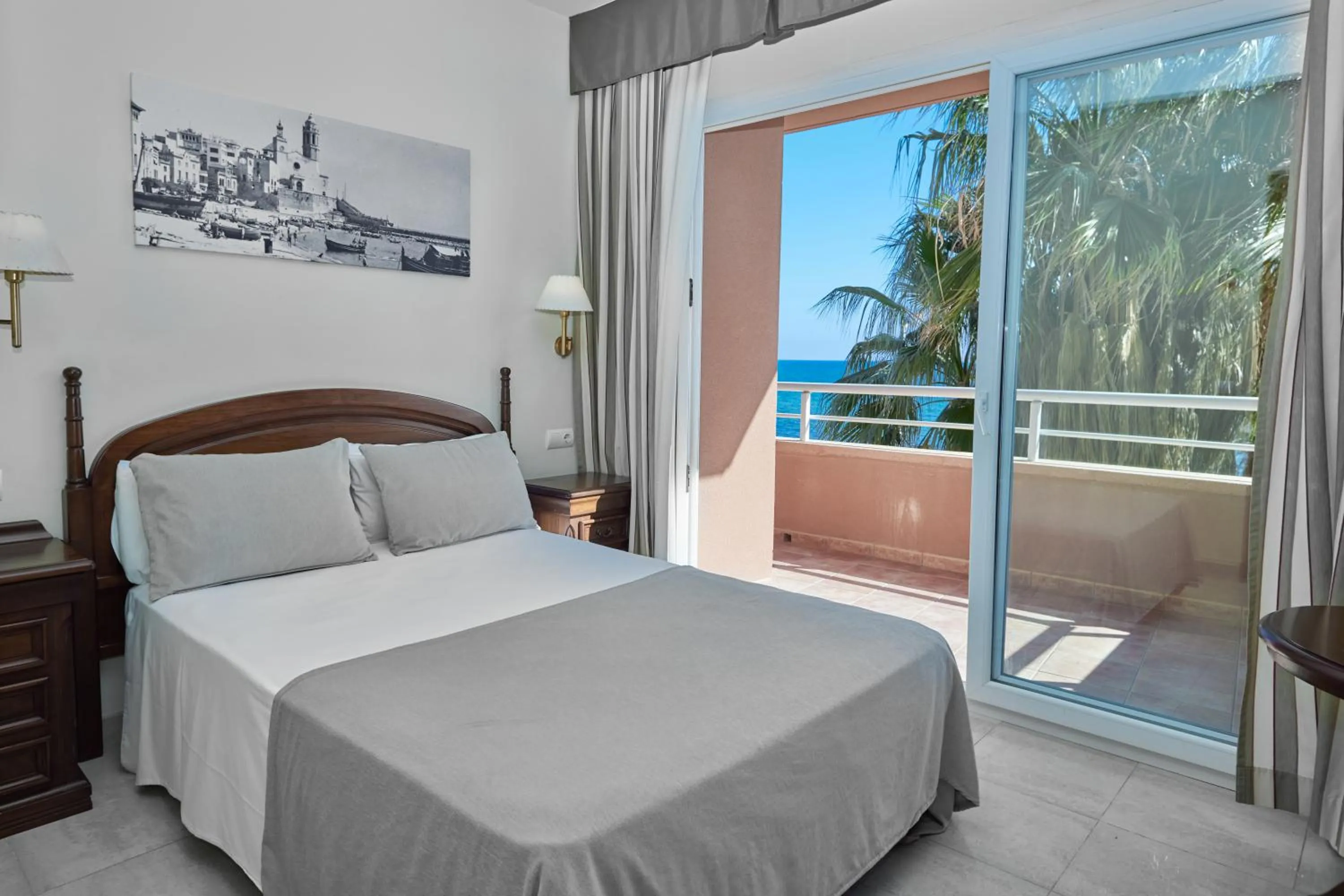 Bedroom, Bed in Sunway Playa Golf & Spa Sitges