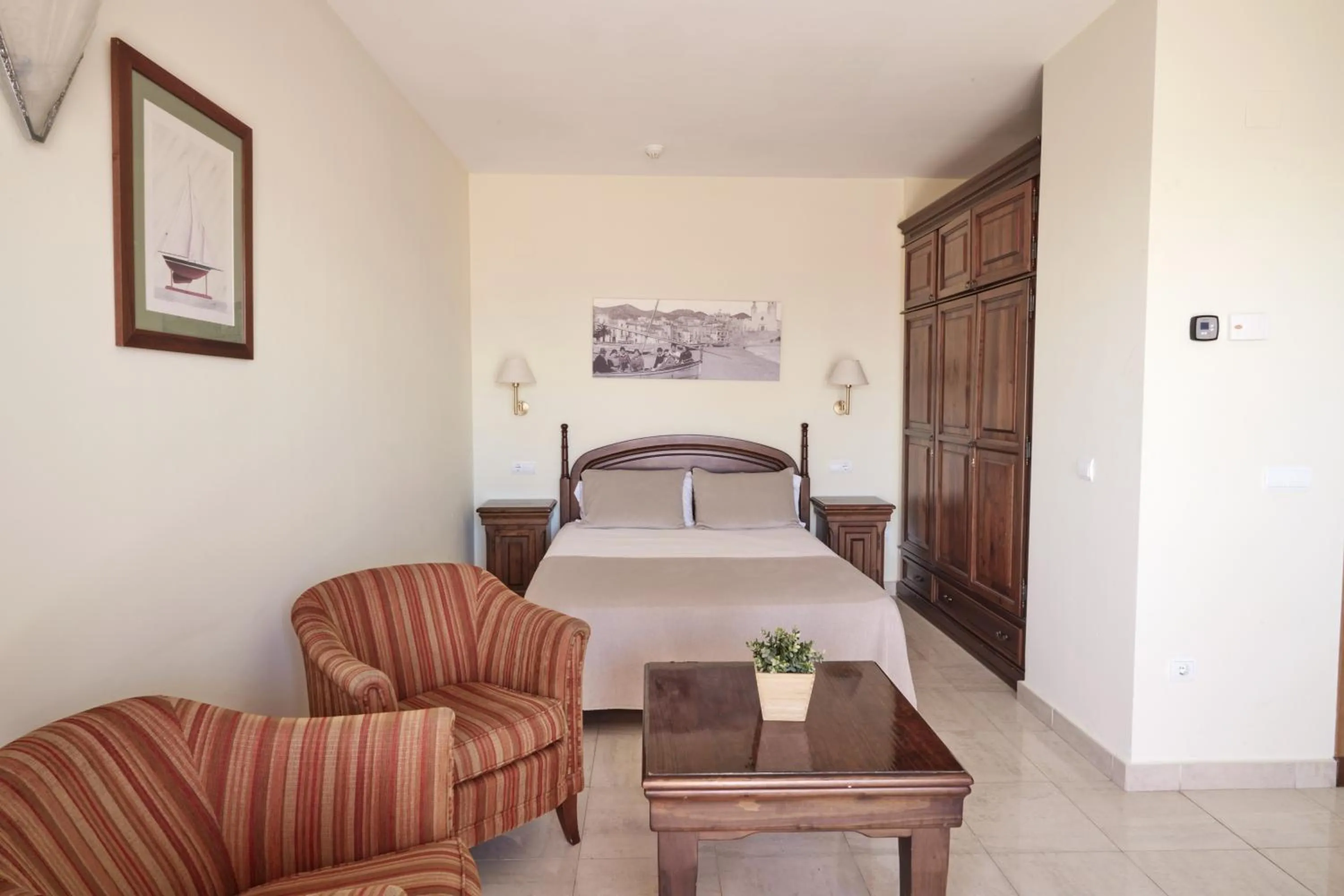 Bedroom, Bed in Sunway Playa Golf & Spa Sitges