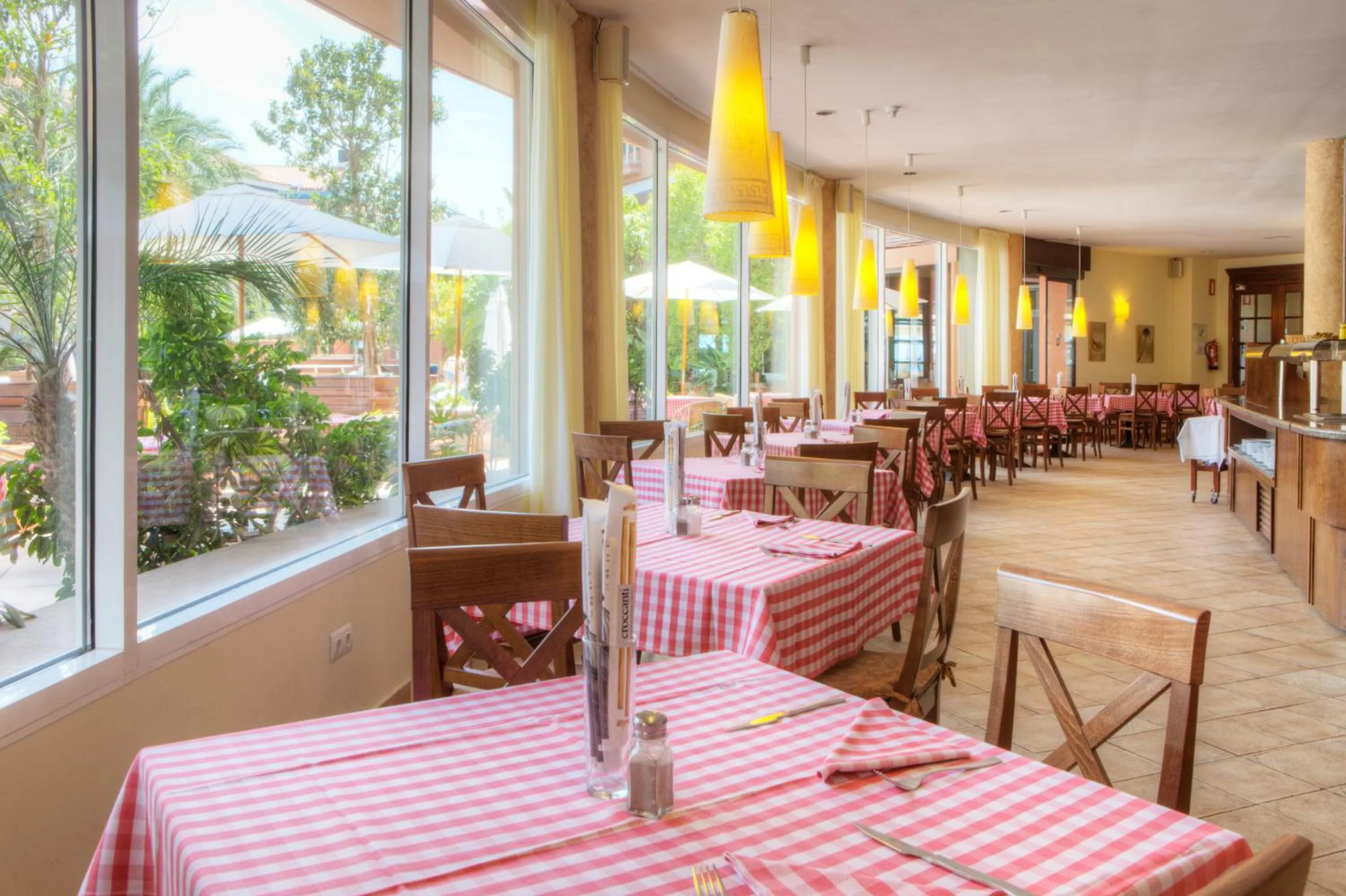 Food and drinks in Sunway Playa Golf & Spa Sitges