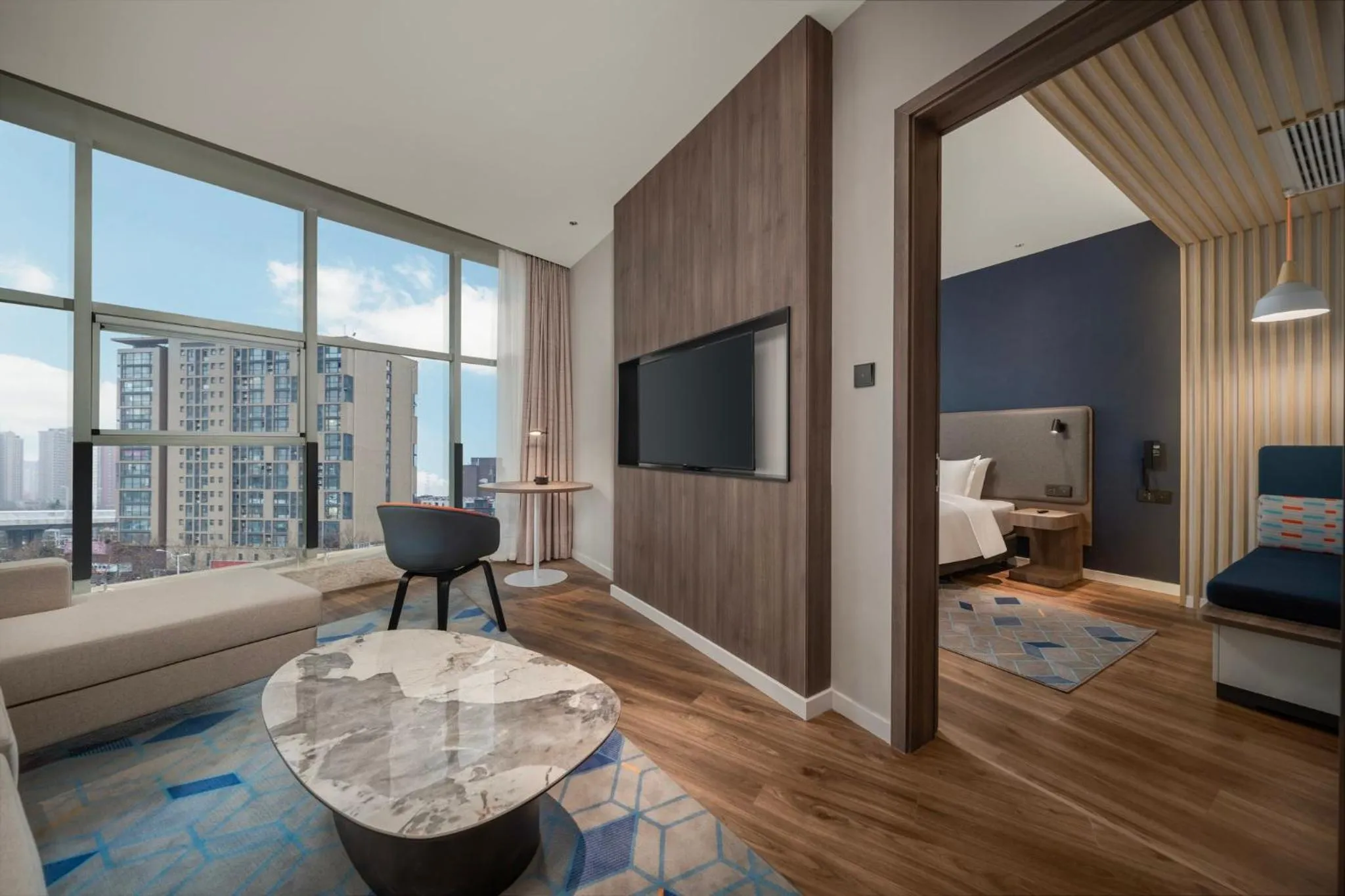 Photo of the whole room, Bed in Holiday Inn Express Zhengzhou Guancheng by IHG