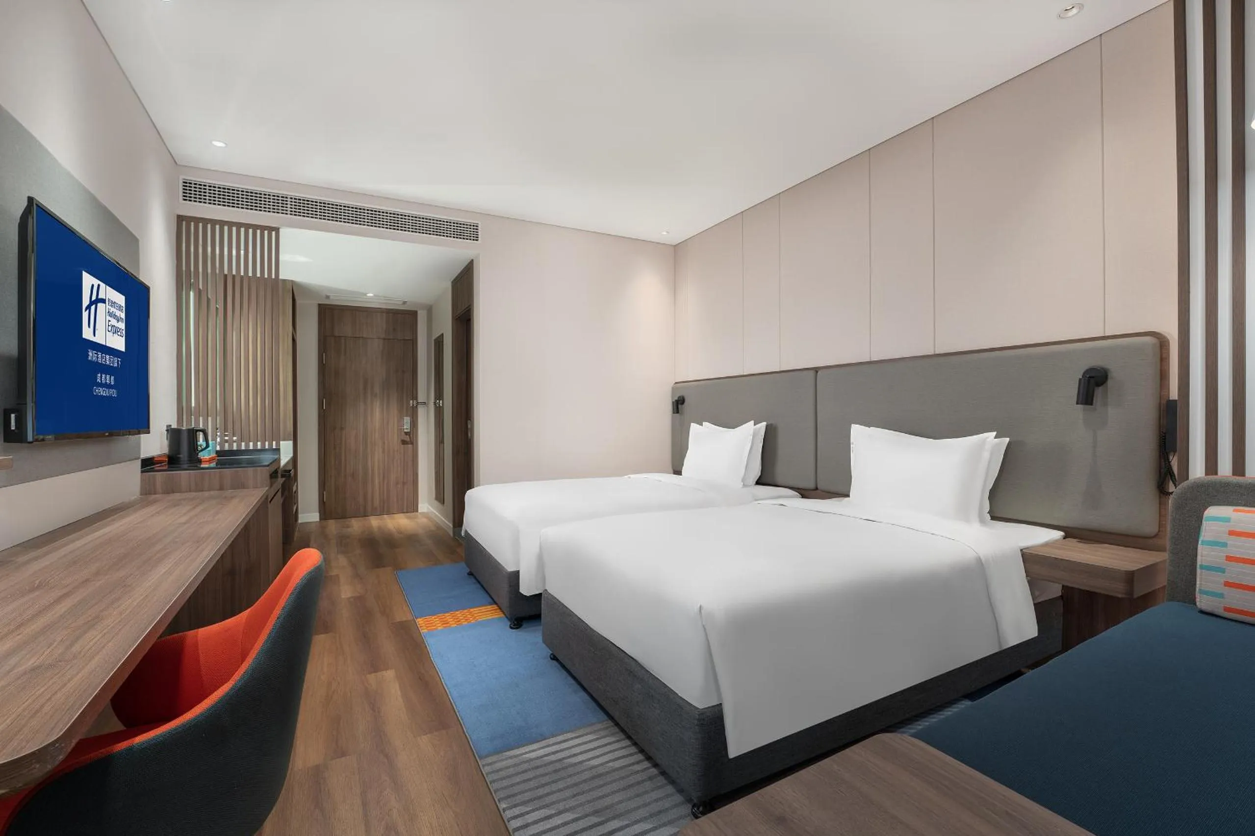 Bedroom, Bed in Holiday Inn Express Chengdu Pidu by IHG
