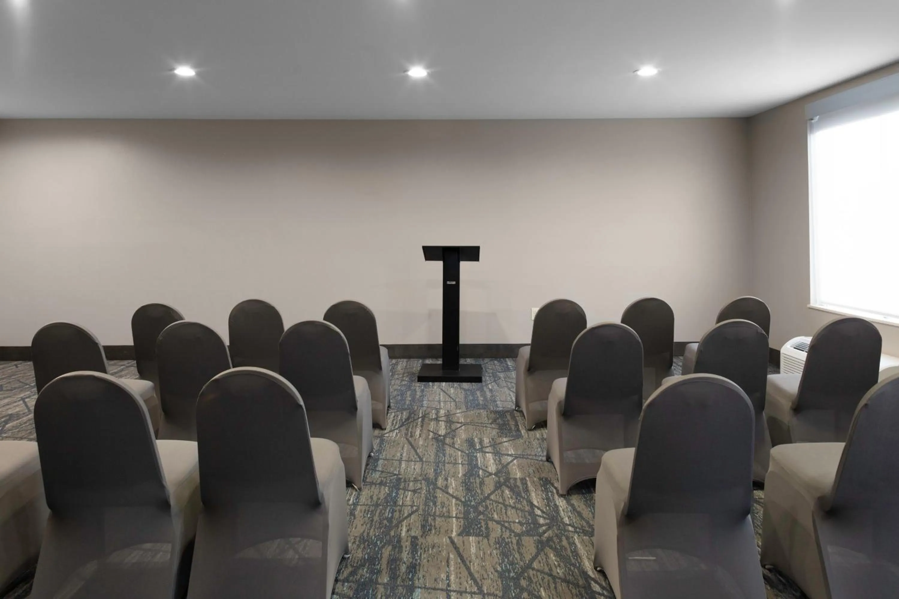 Meeting/conference room in Holiday Inn Express - Rocky Mount - Sports Center by IHG