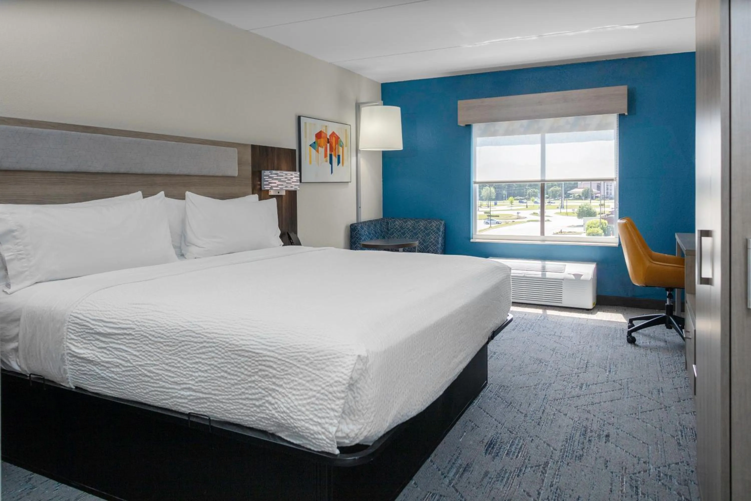 Photo of the whole room, Bed in Holiday Inn Express - Rocky Mount - Sports Center by IHG
