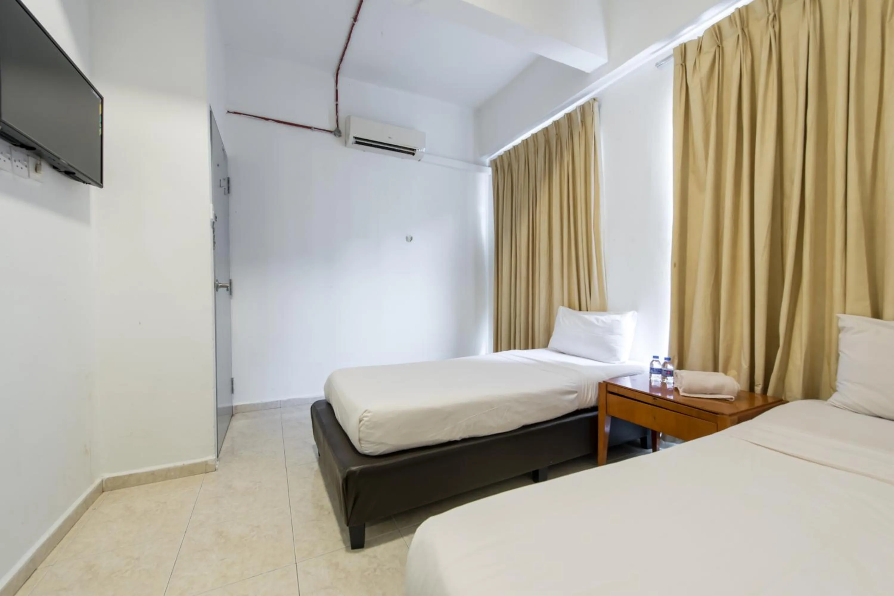 View (from property/room), Bed in Hollitel Hotel Melaka