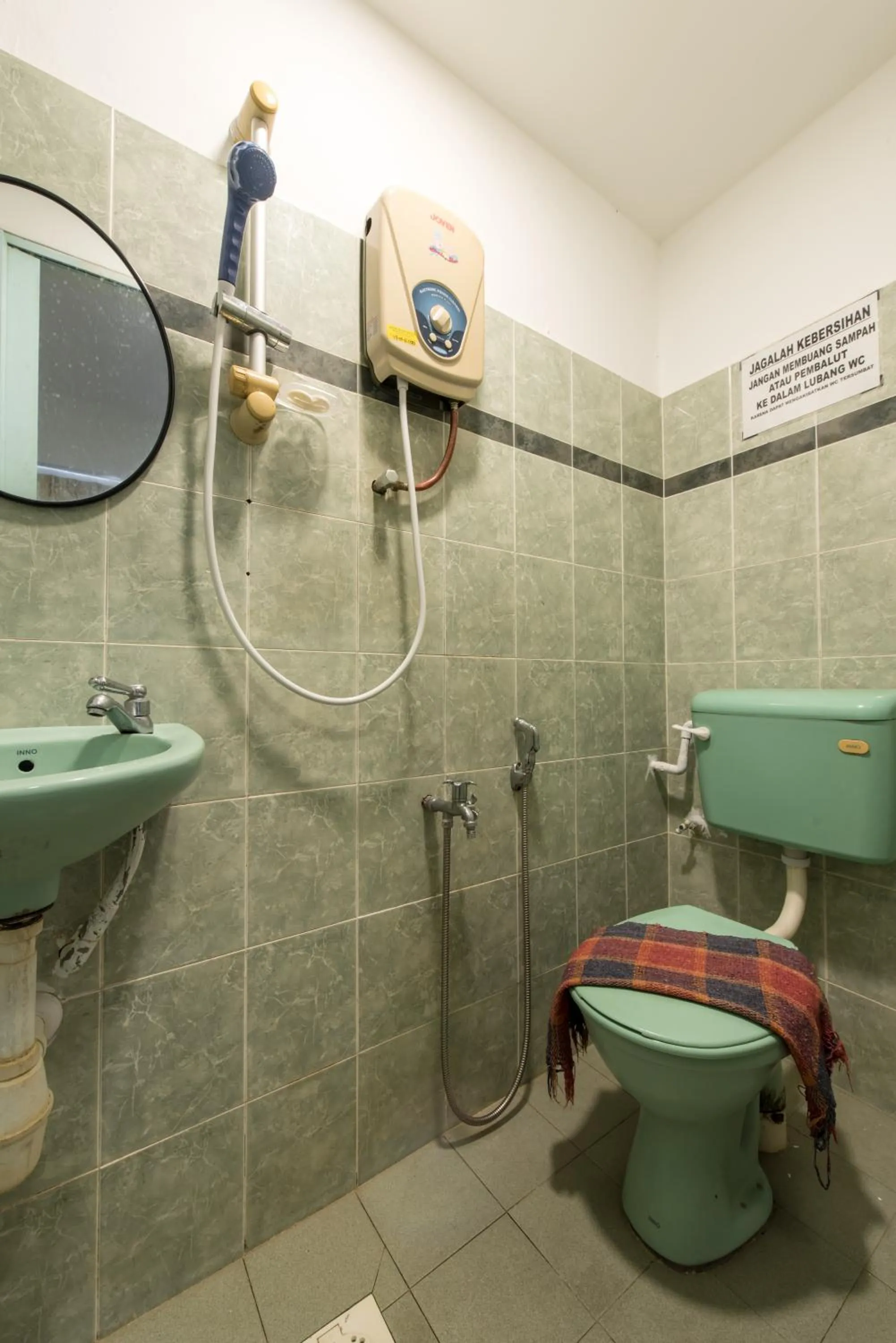 Bathroom in Hollitel Hotel Melaka