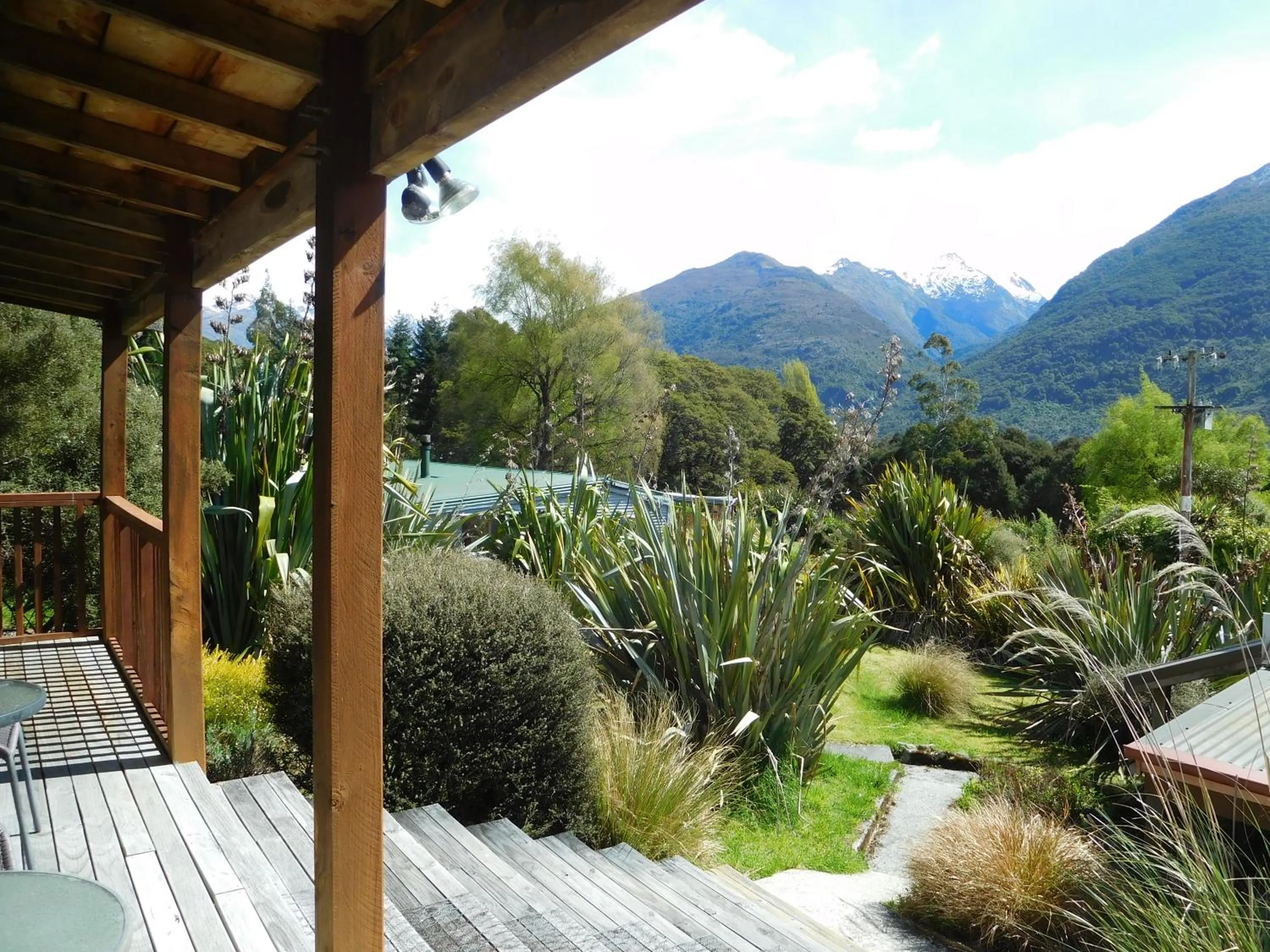 Garden view in Mountainview Makarora Accommodation