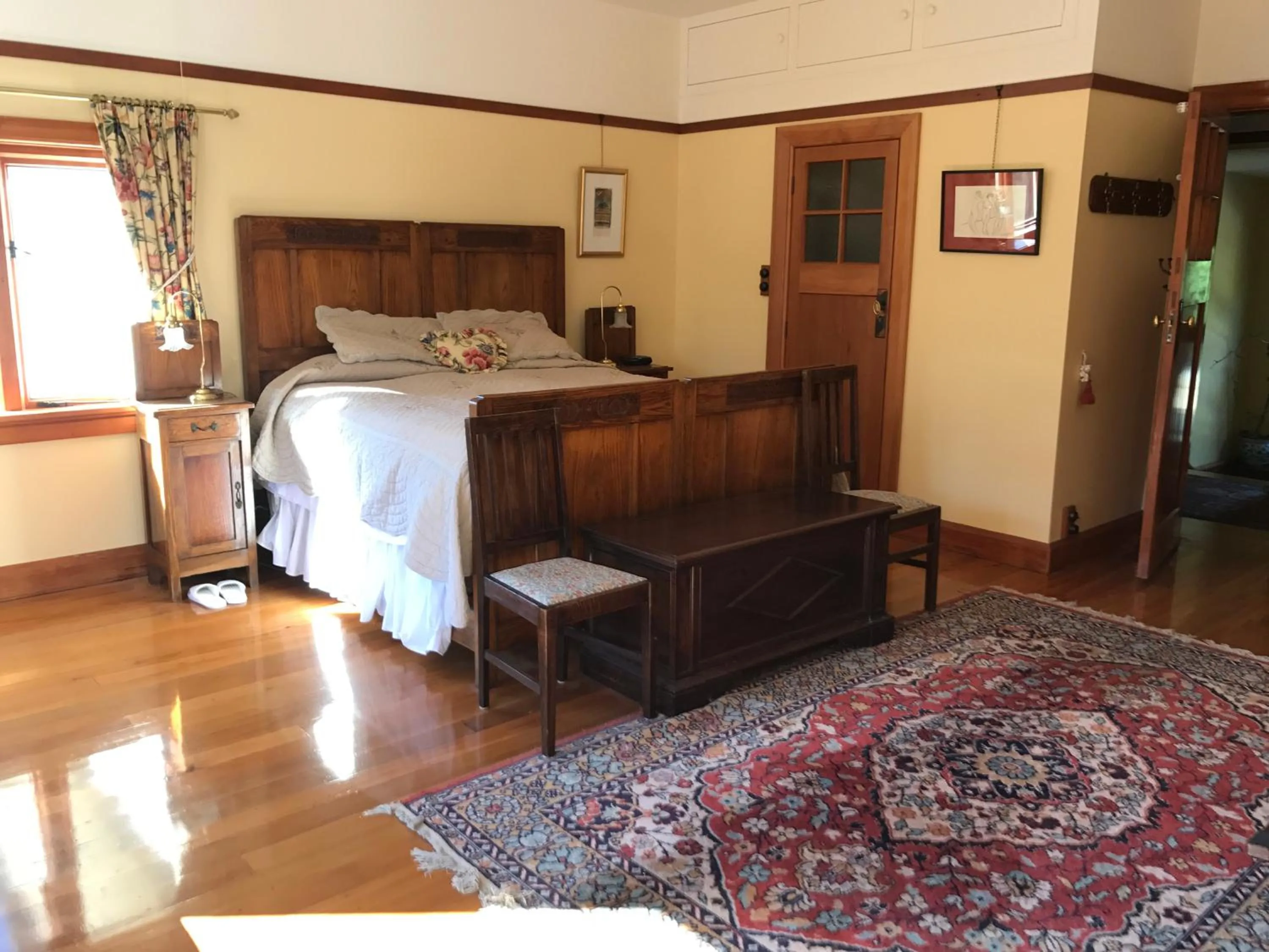 Photo of the whole room, Bed in Gunyah Country Estate