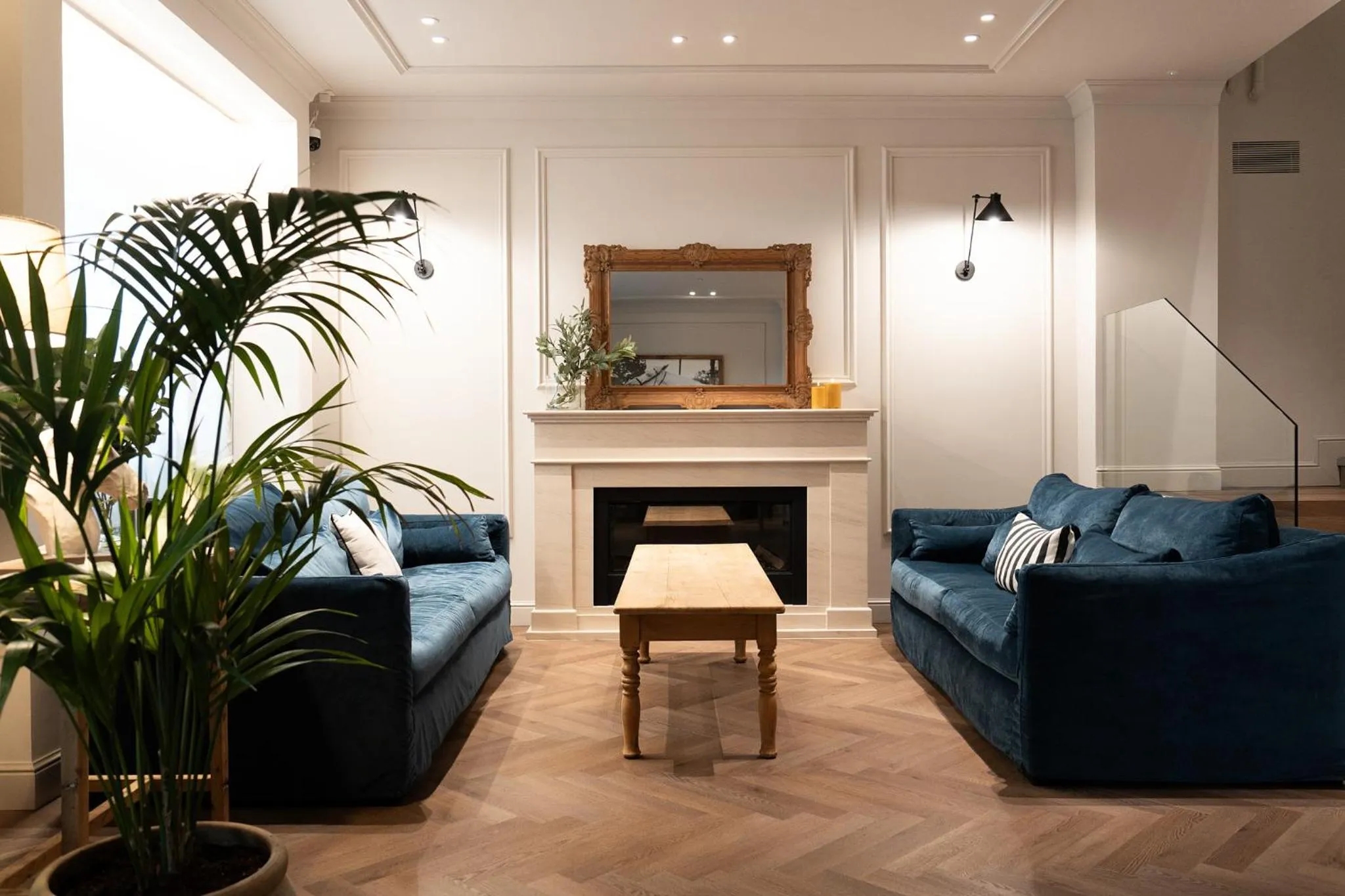 Lobby or reception in Mesón Castilla Atiram Hotels