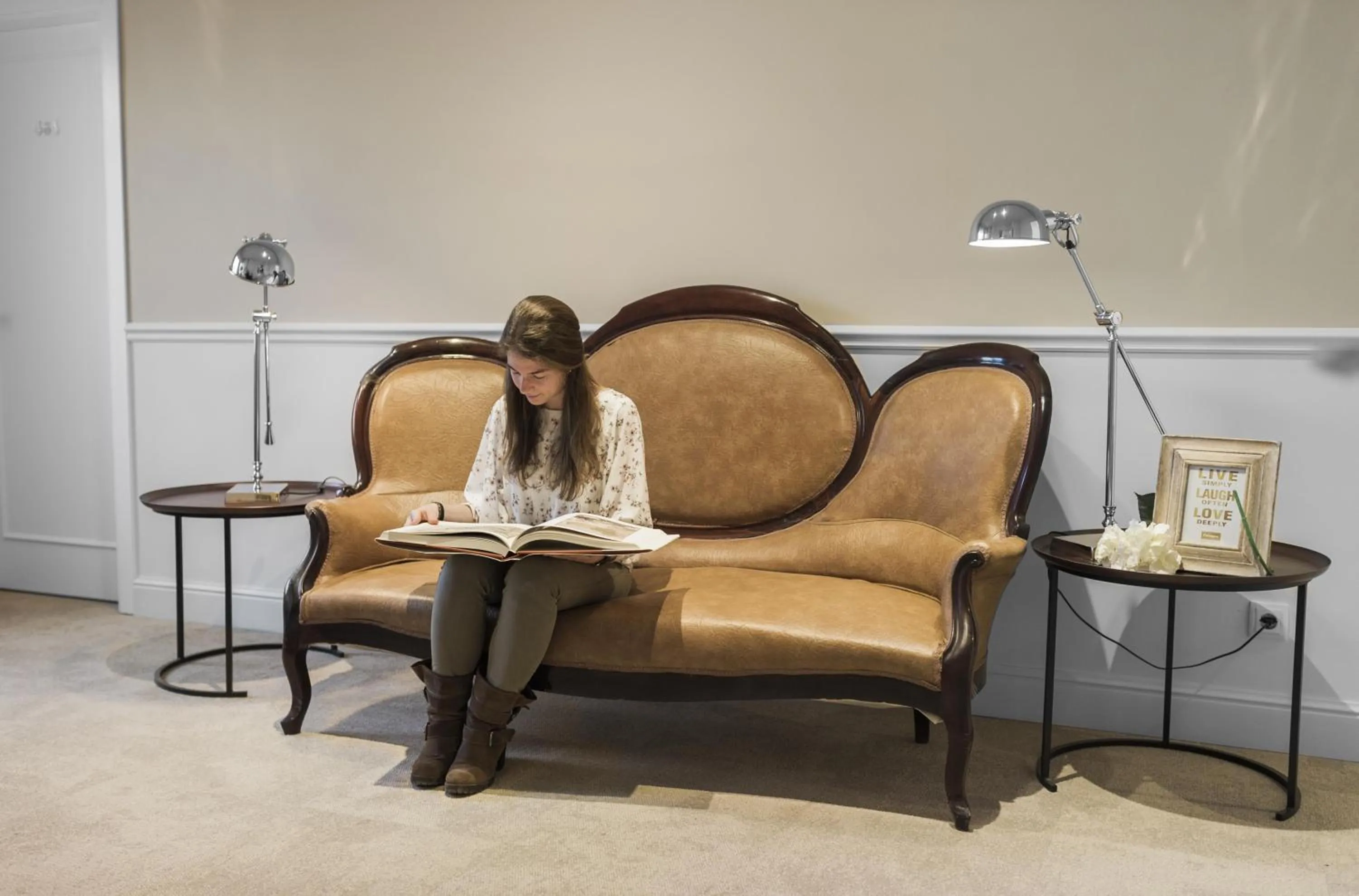 Area and facilities in Mesón Castilla Atiram Hotels