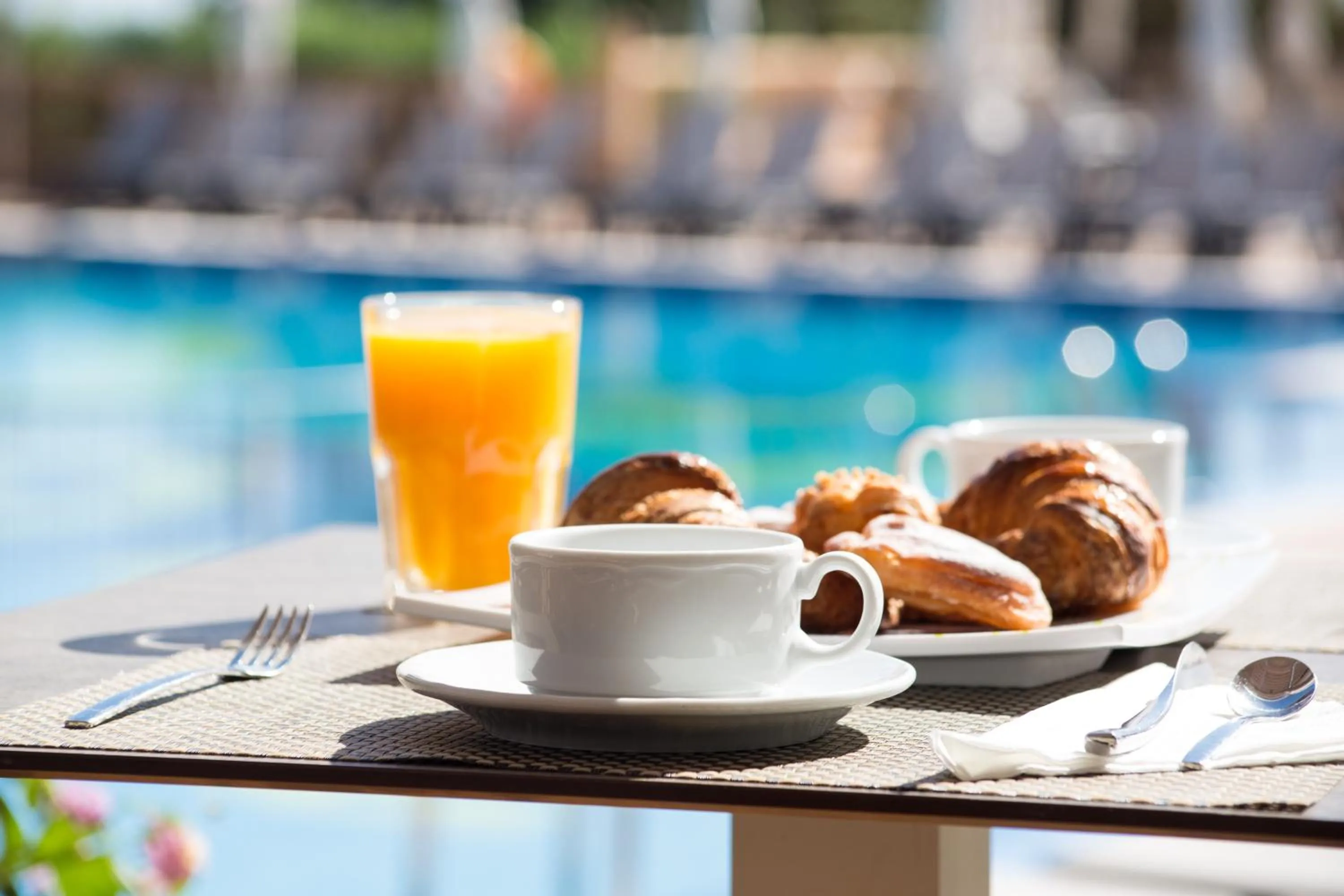 Buffet breakfast in Insotel Club Maryland