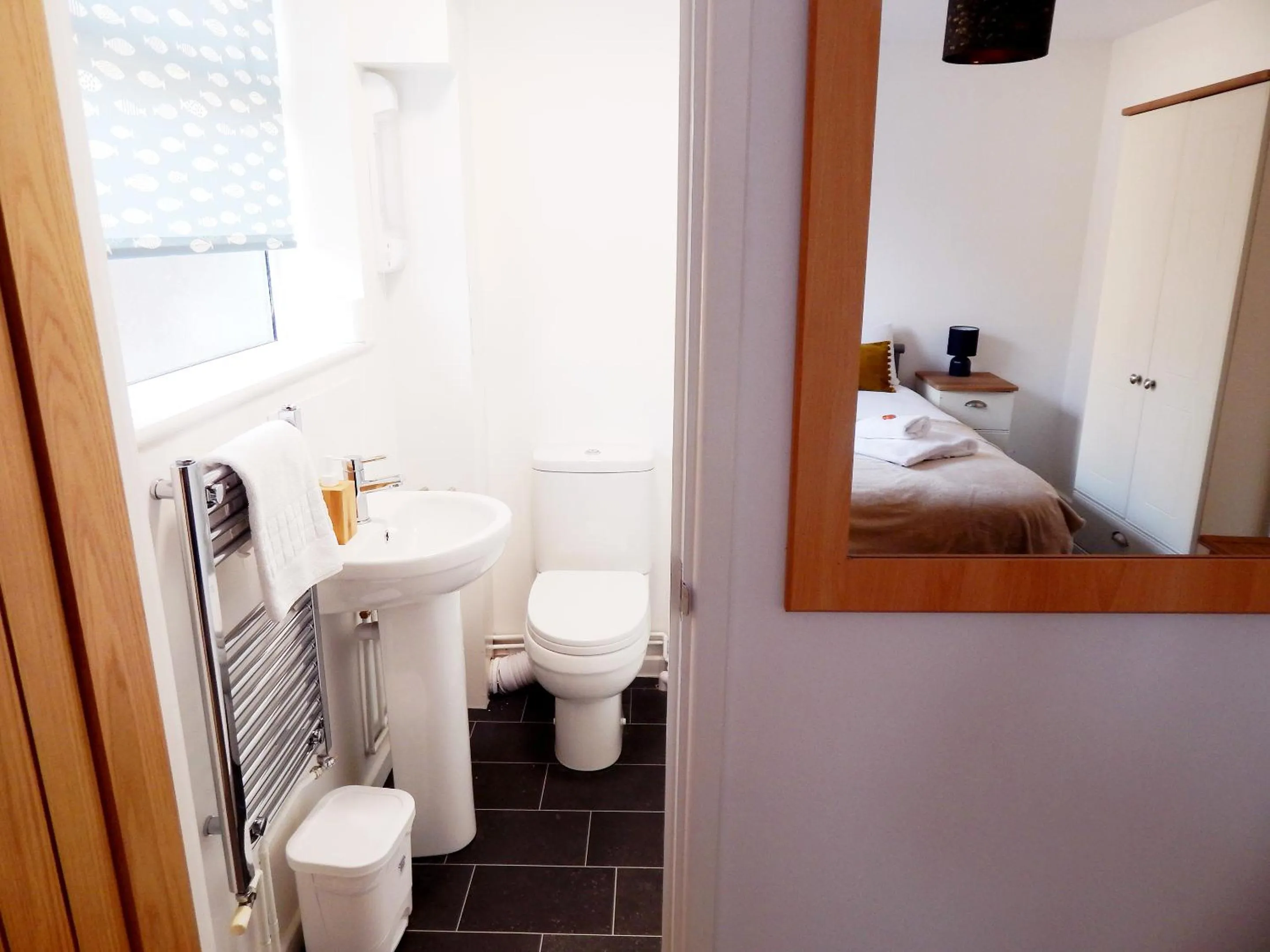 Toilet in Modern, well located en-suite rooms with parking & all facilities