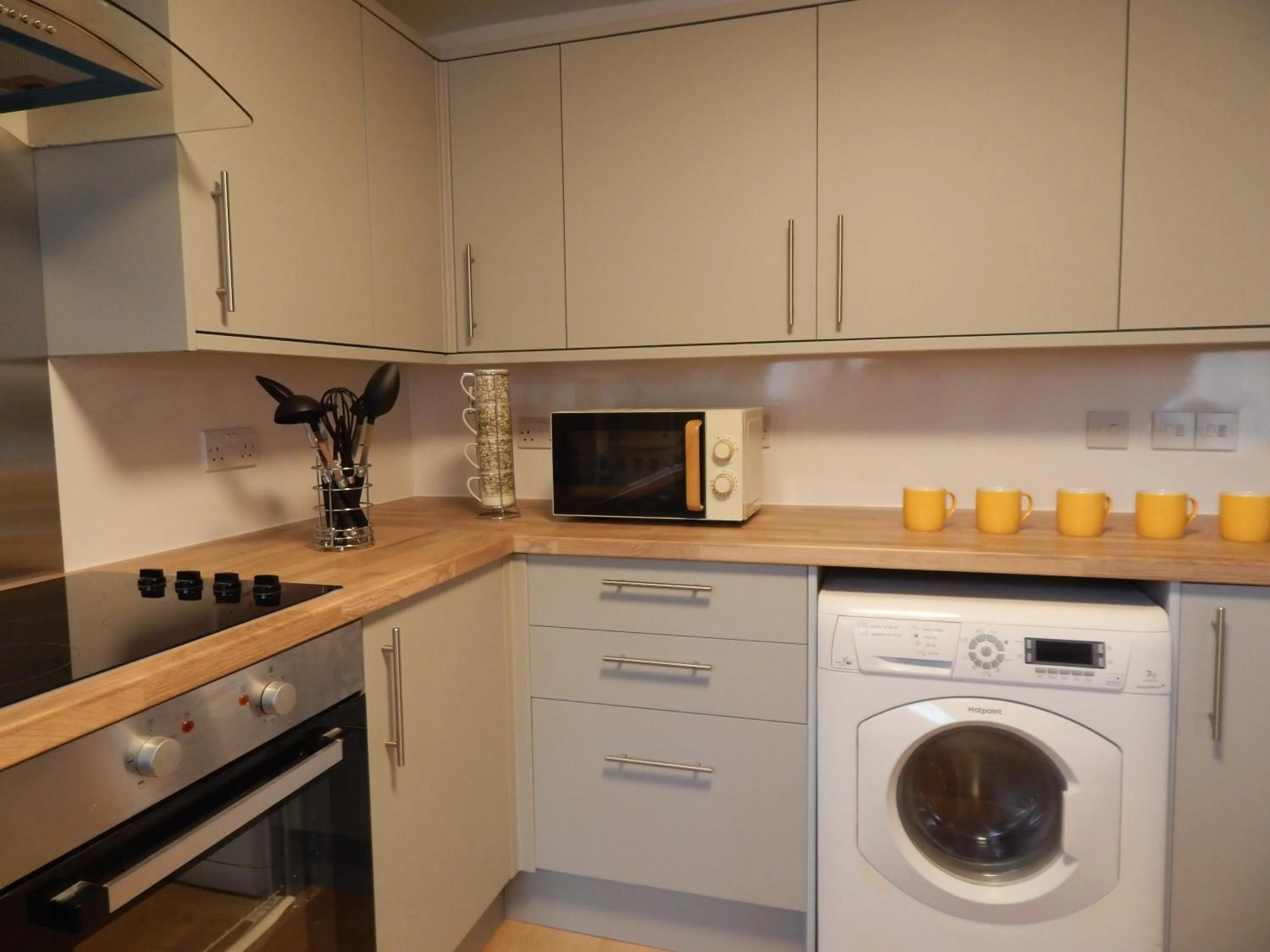 dishwasher in Modern, well located en-suite rooms with parking & all facilities