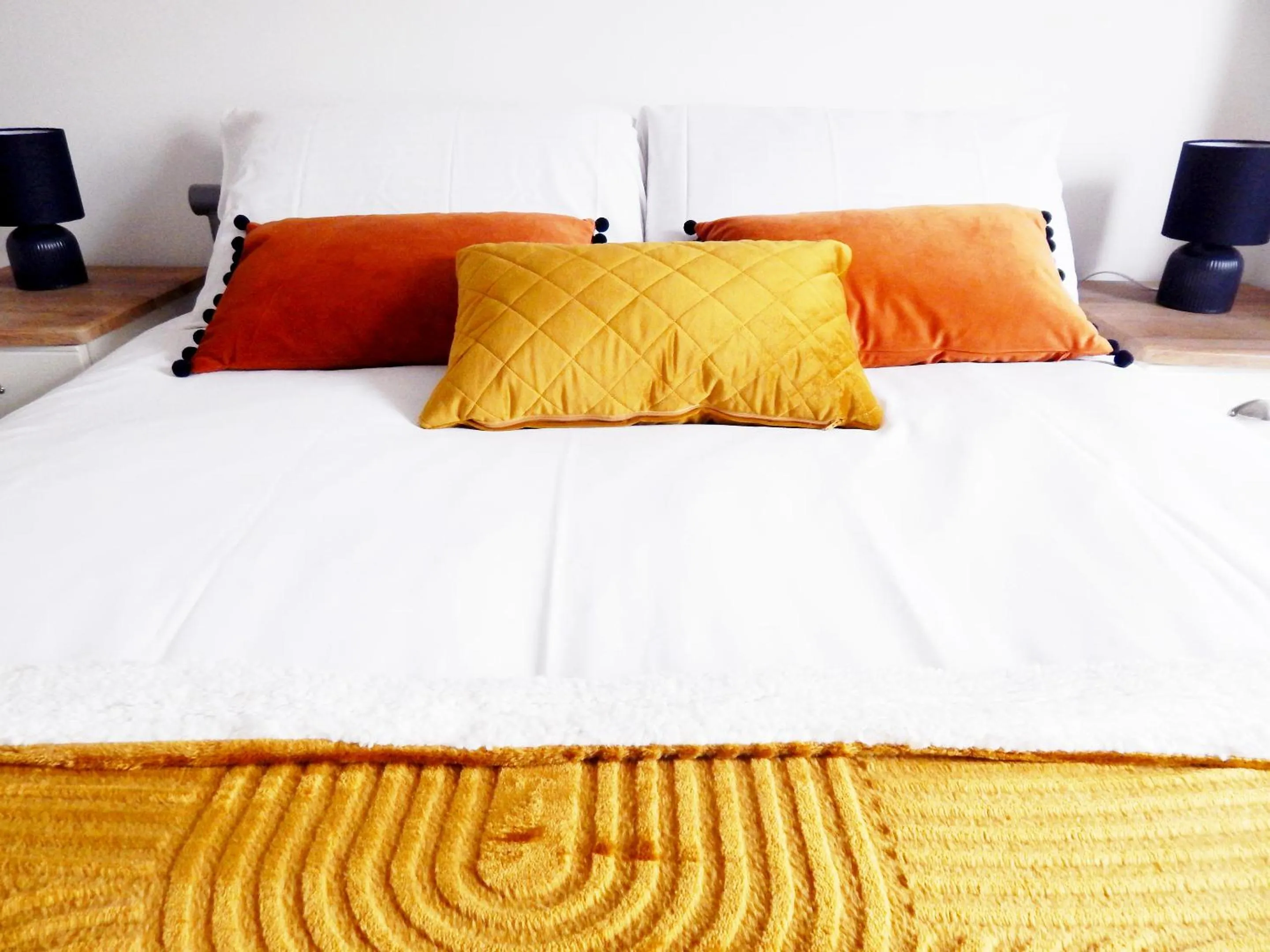 Bed in Modern, well located en-suite rooms with parking & all facilities