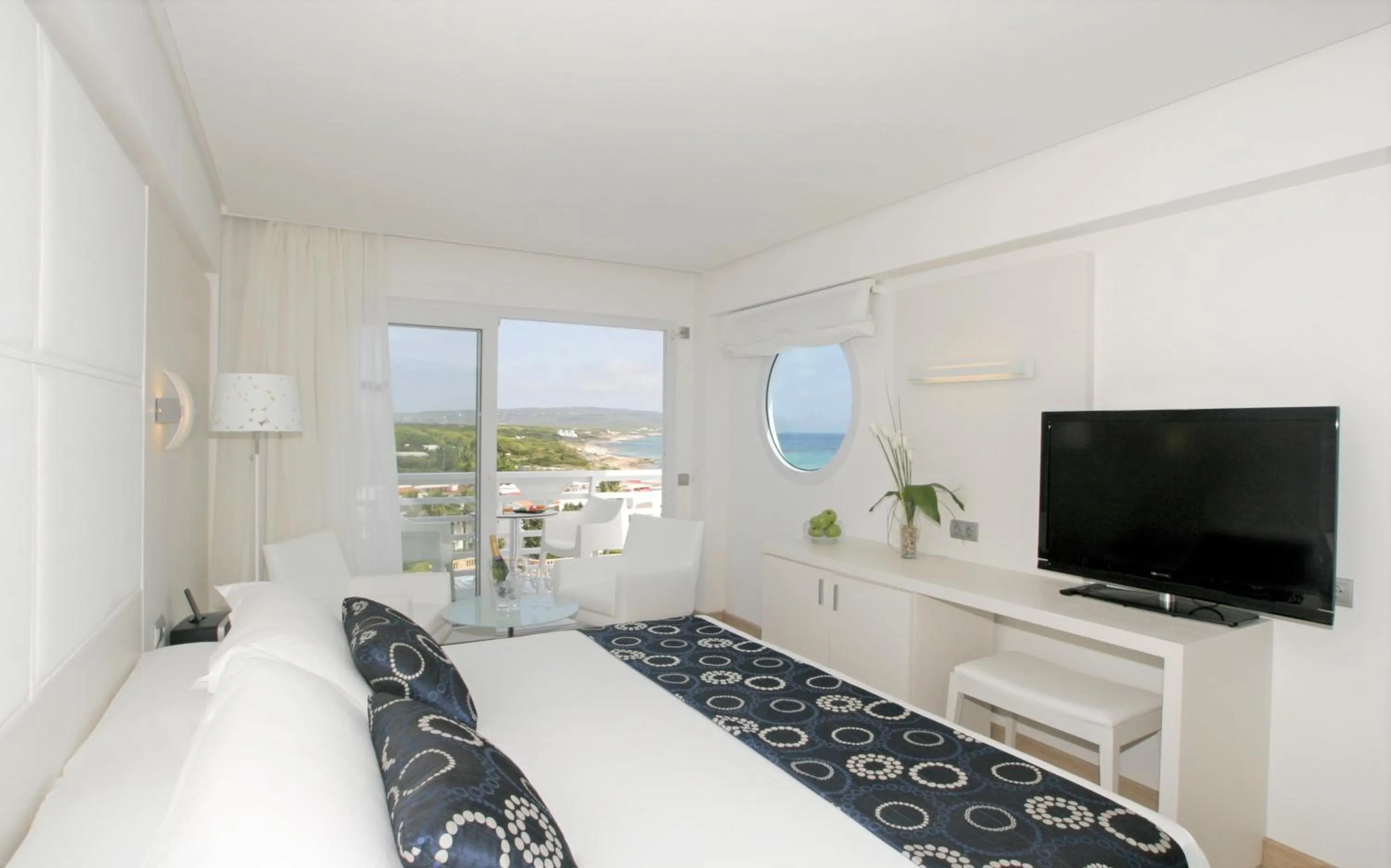Photo of the whole room, Bed in Insotel Hotel Formentera Playa