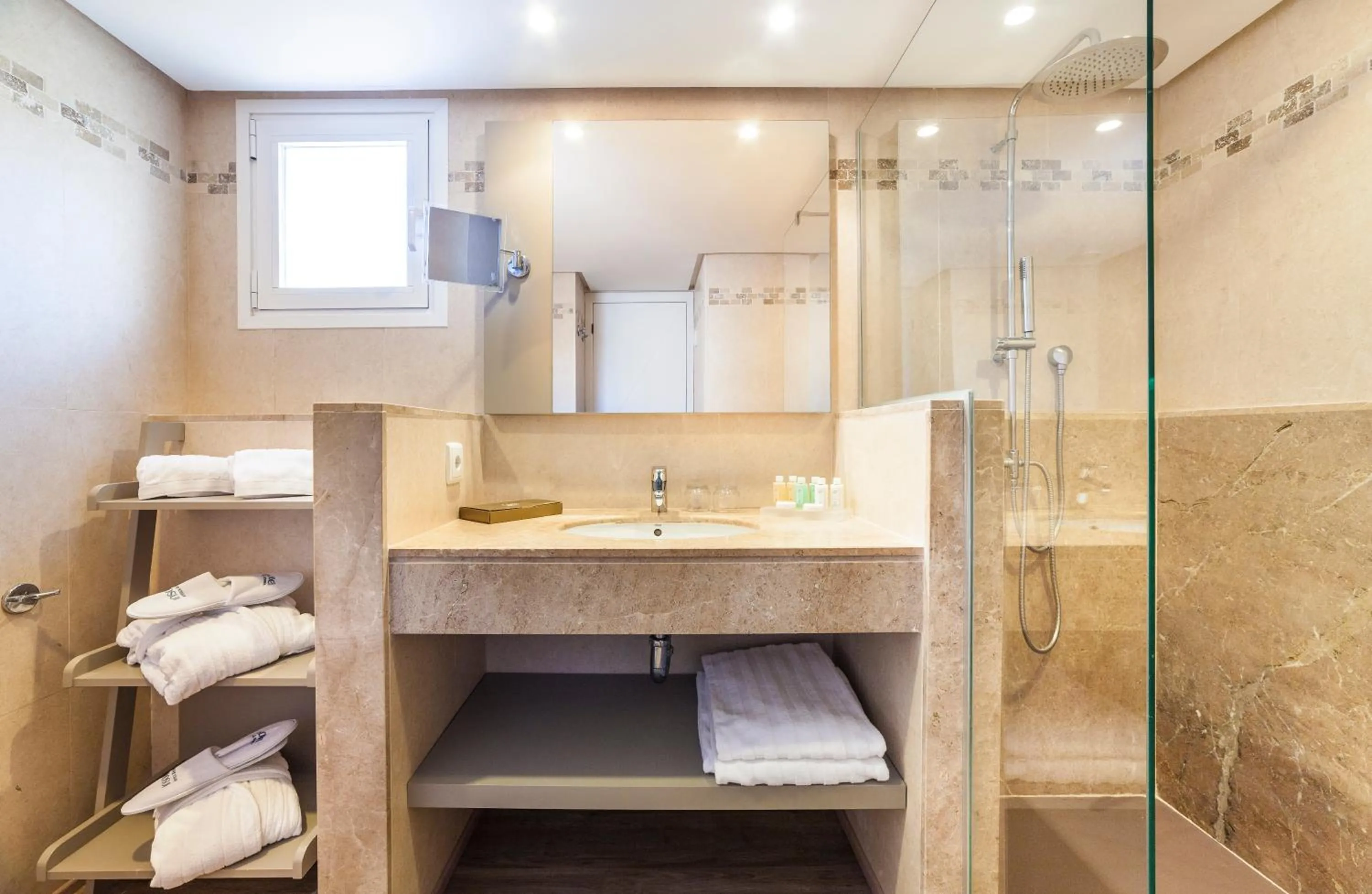 Bathroom in Insotel Tarida Beach Resort & SPA