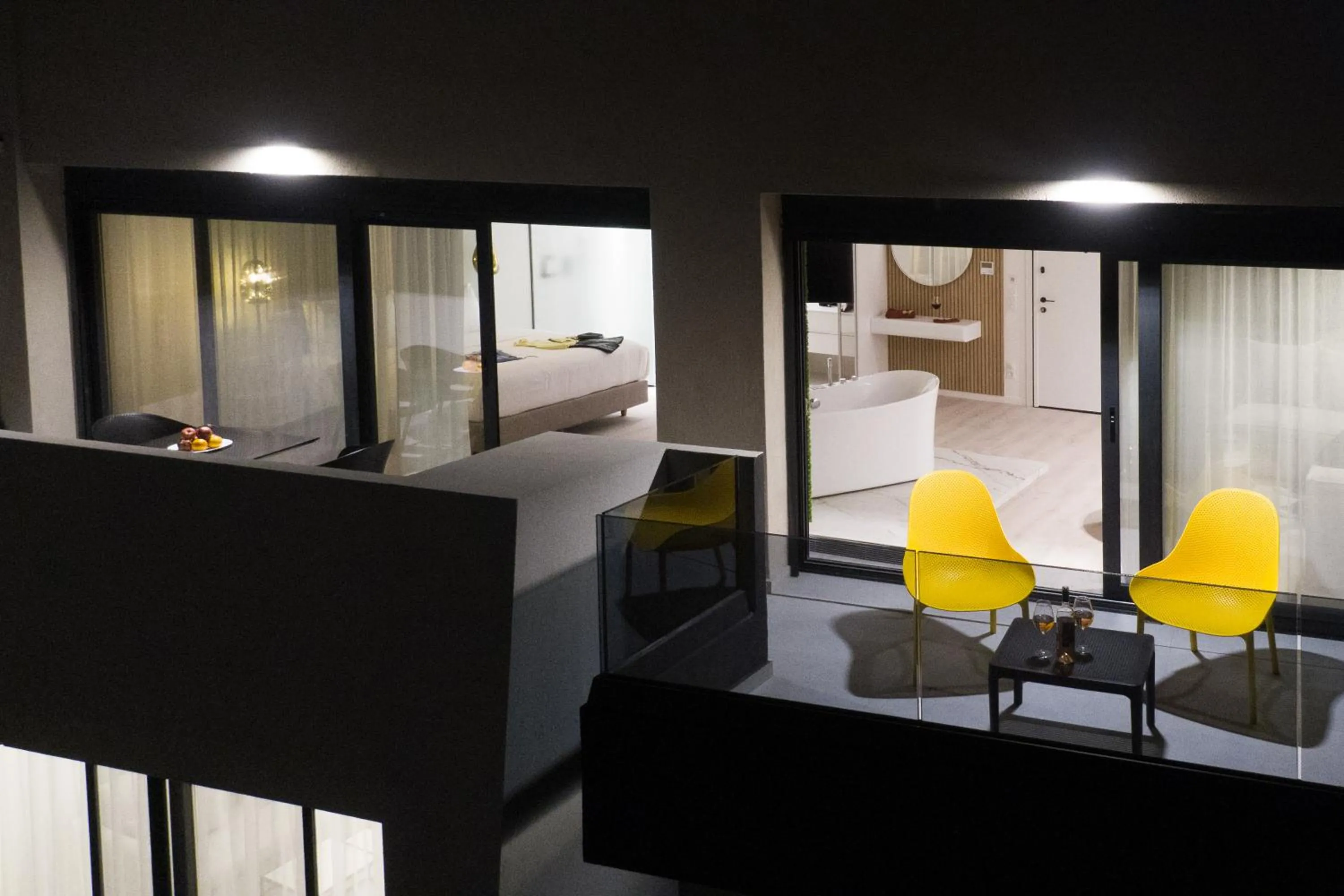 Balcony/Terrace, Bed in Incanto Boutique Suites - Mets