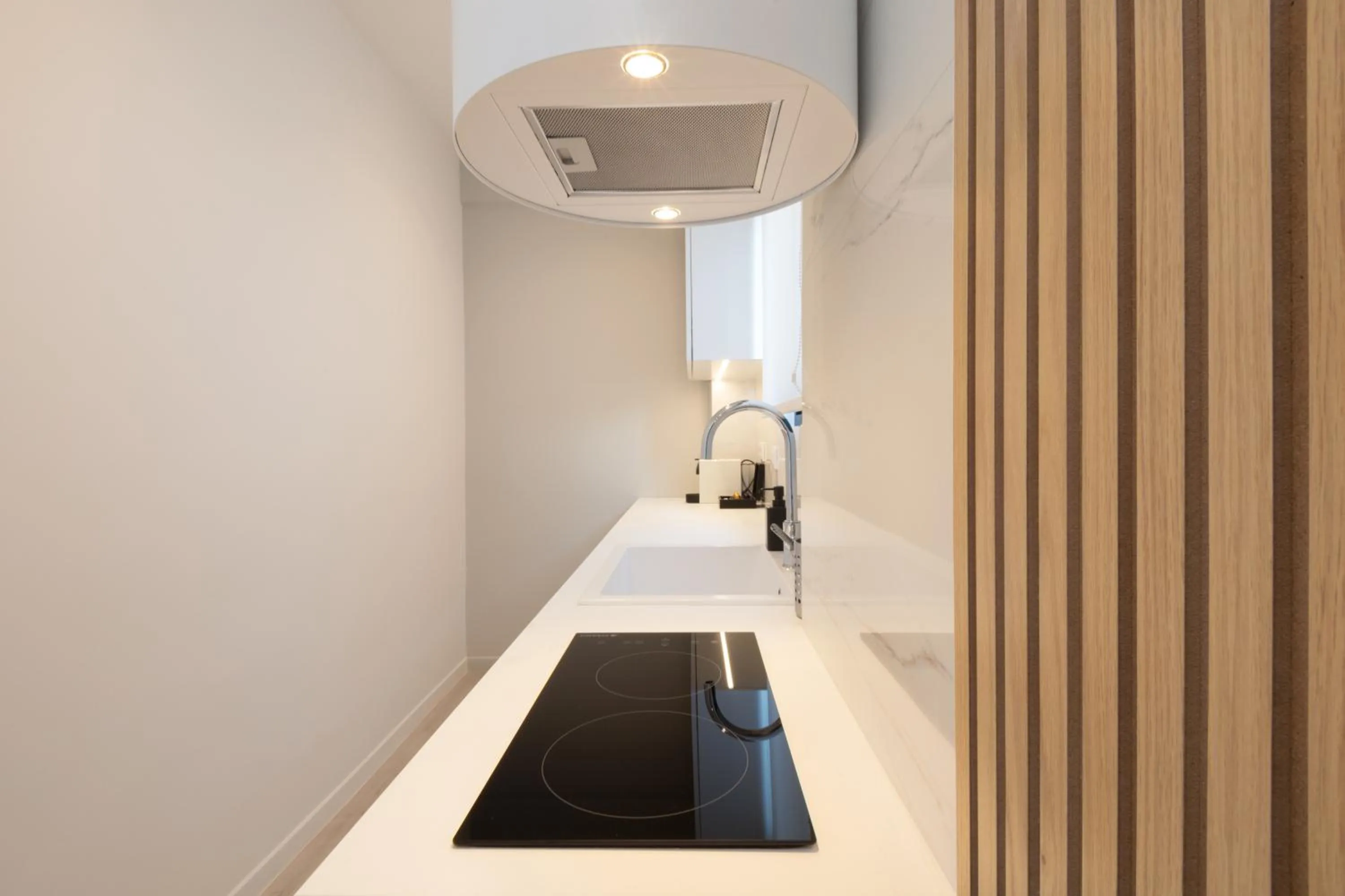 stove in Incanto Boutique Suites - Mets