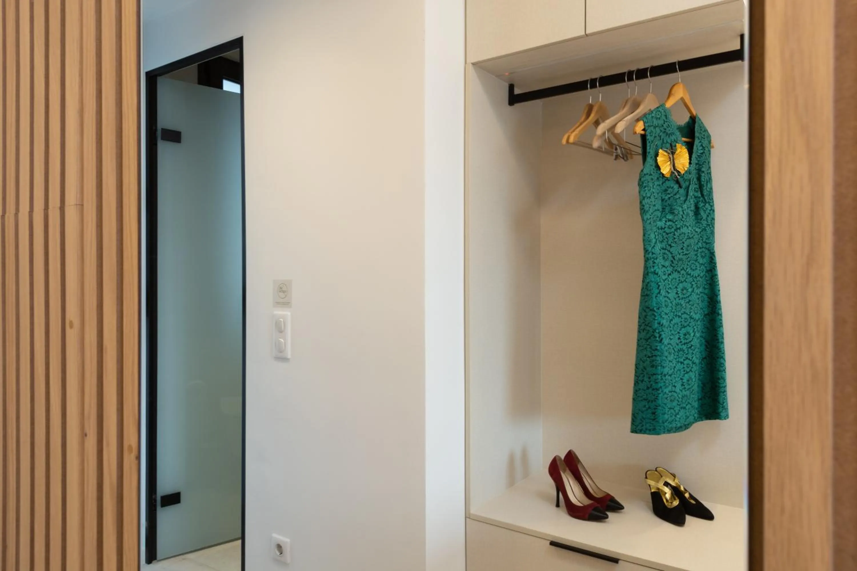wardrobe in Incanto Boutique Suites - Mets