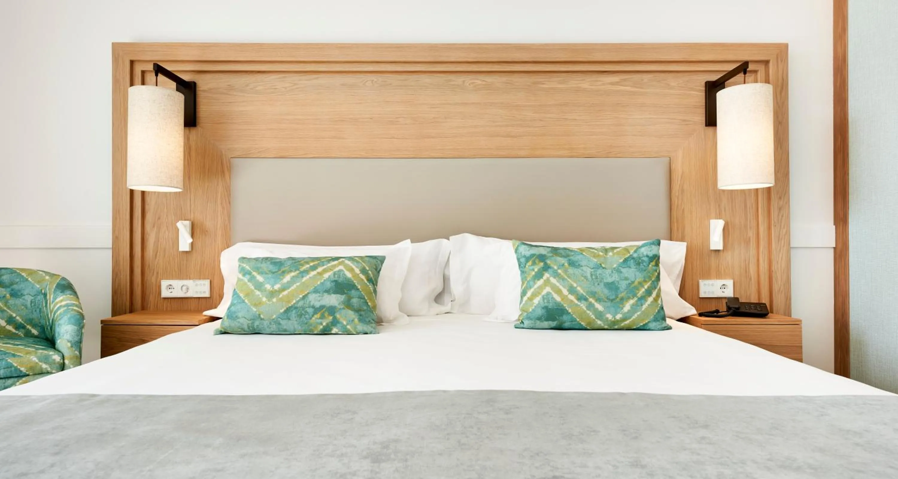 Bed in Insotel Punta Prima Resort