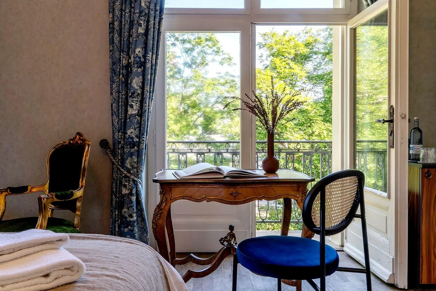 Decorative detail, Bed in Villa Bleichröder