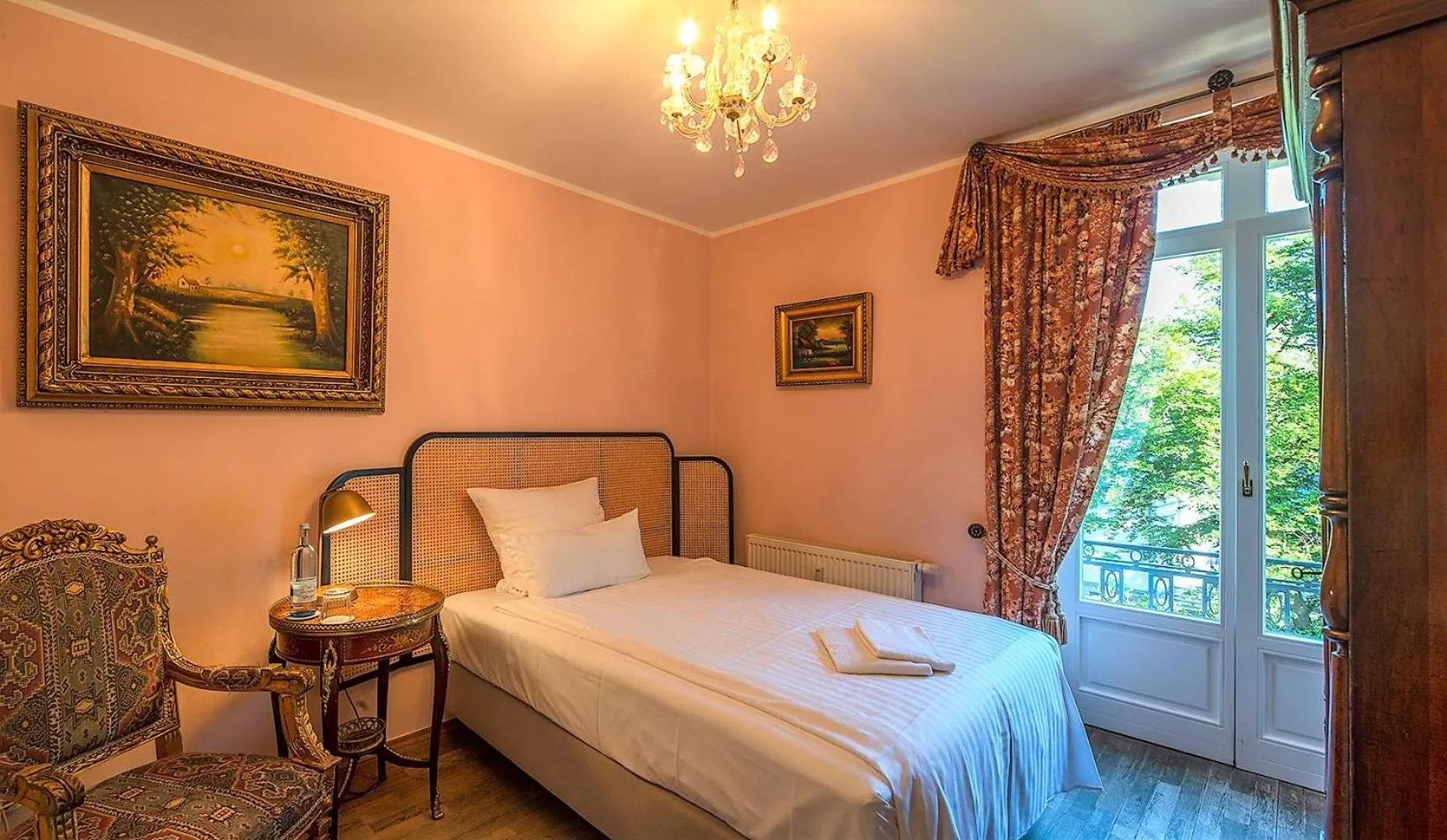 Bed in Villa Bleichröder