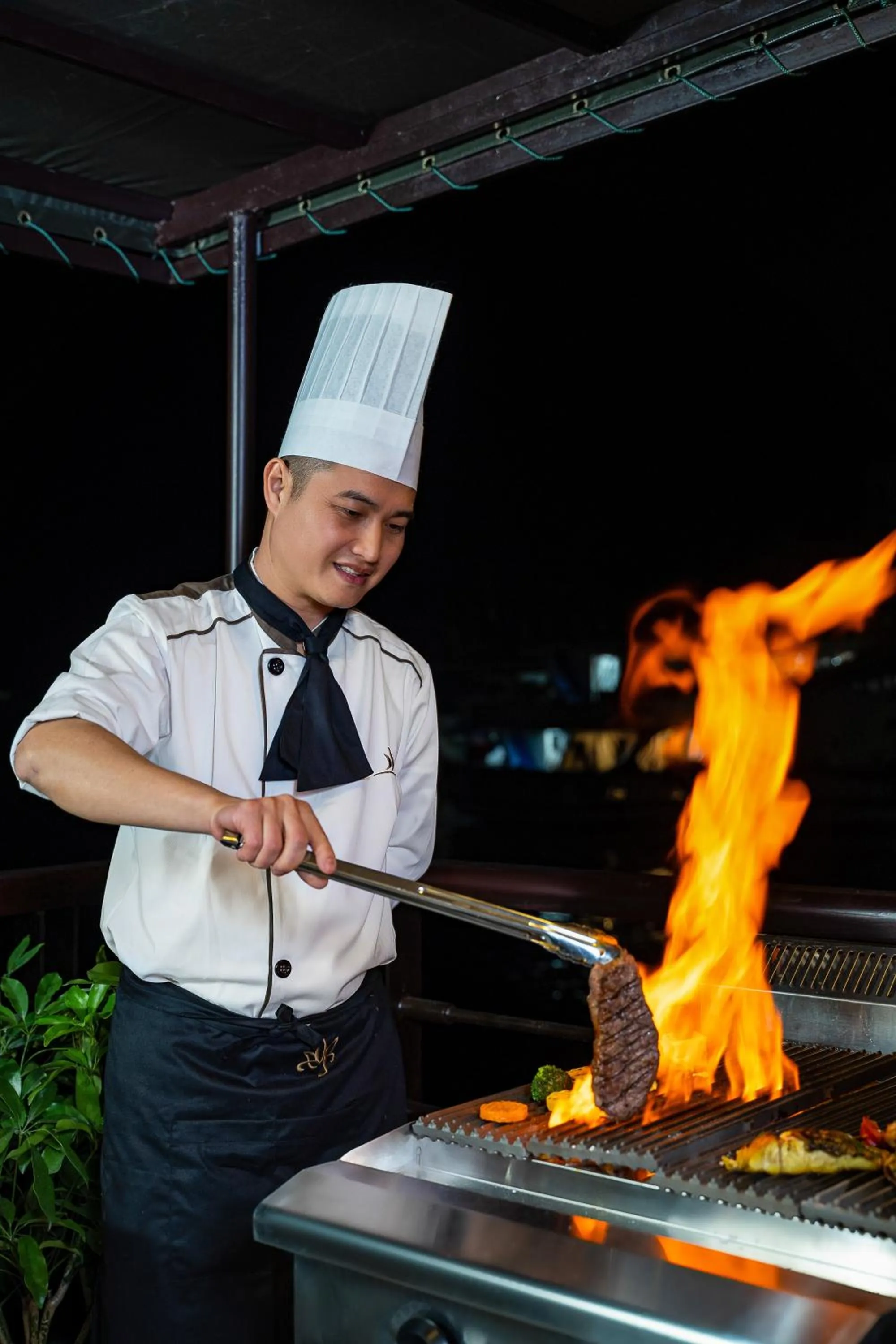 BBQ facilities in Nostalgia Halong Cruise