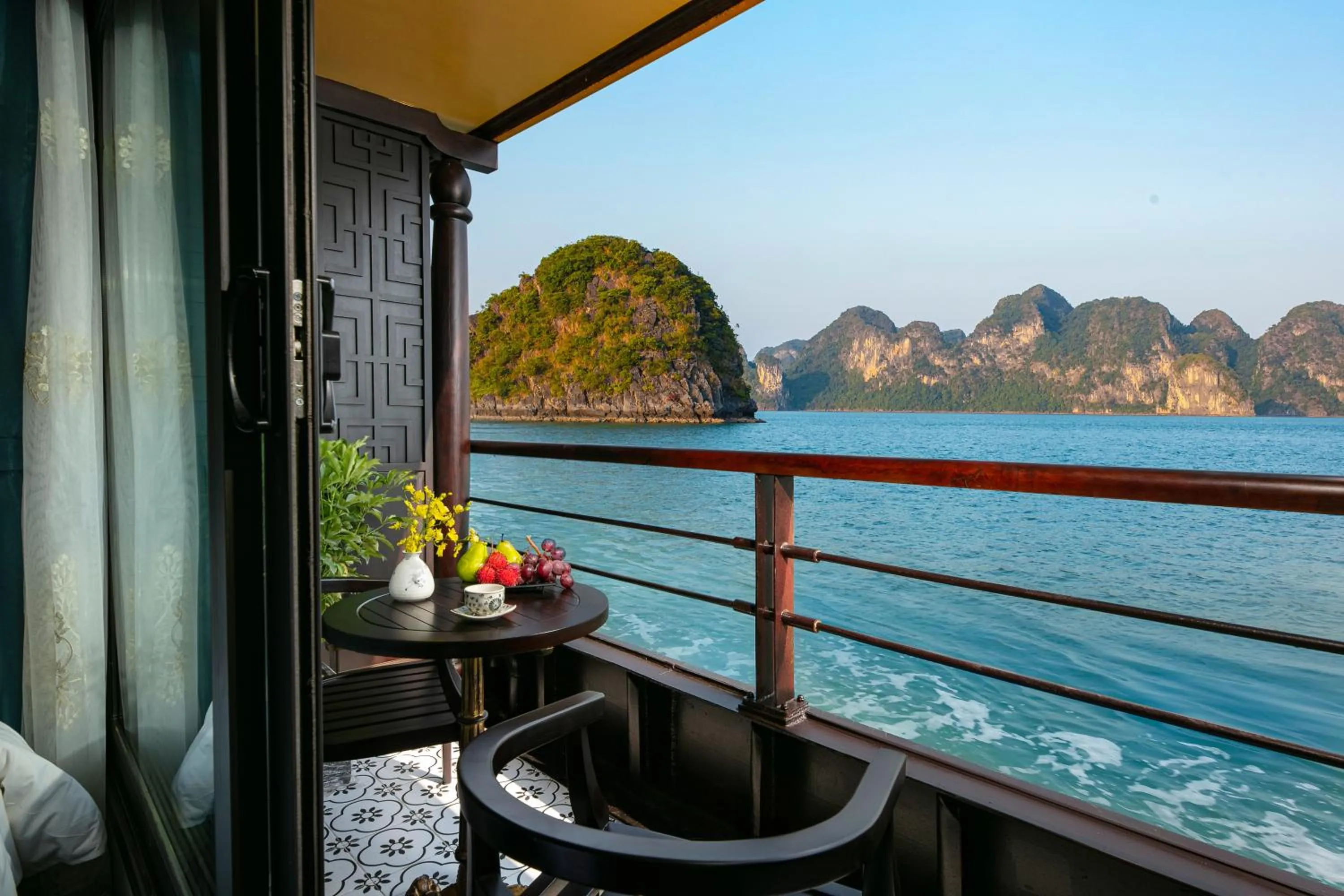 Balcony/Terrace in Nostalgia Halong Cruise