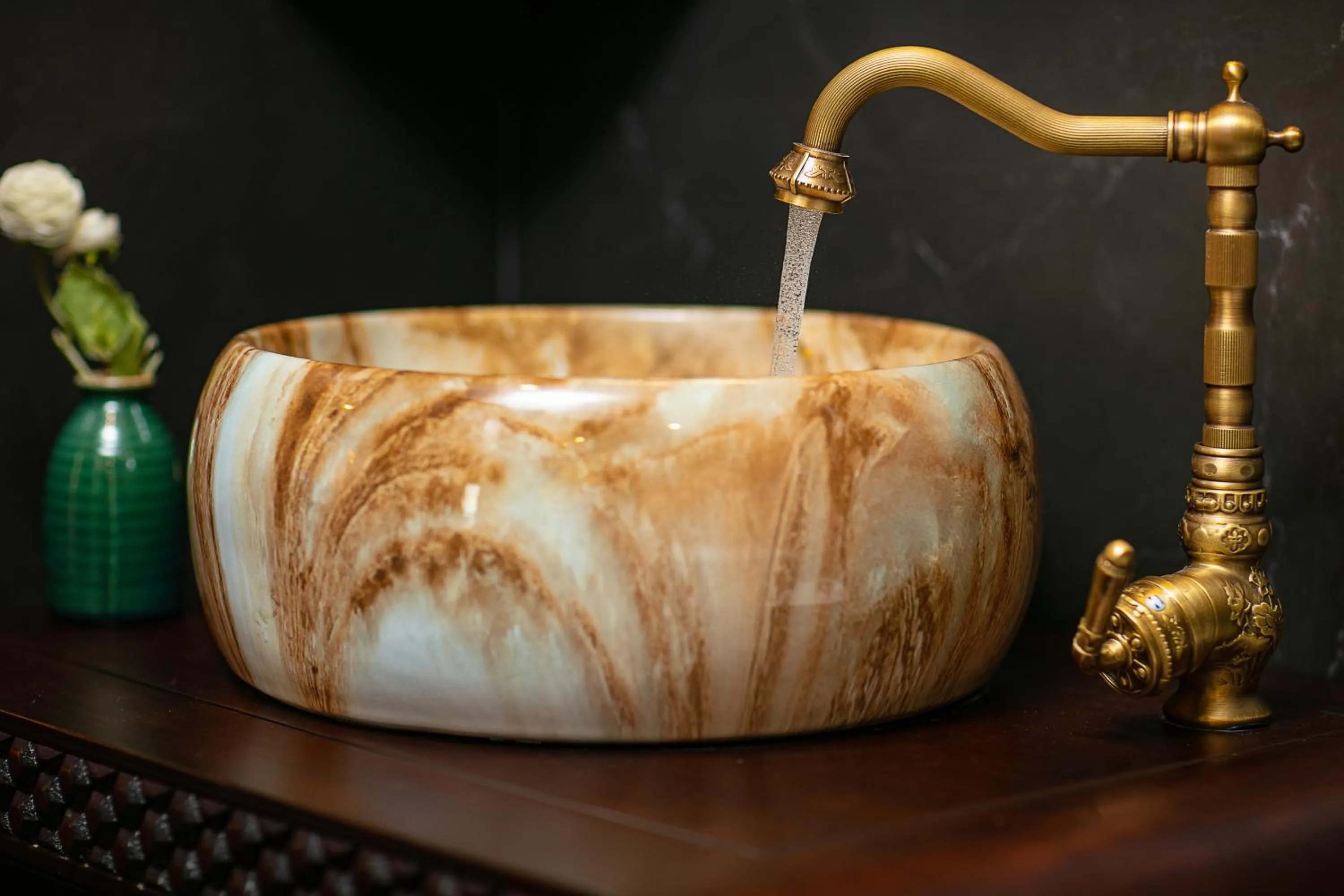 Bathroom in Nostalgia Halong Cruise