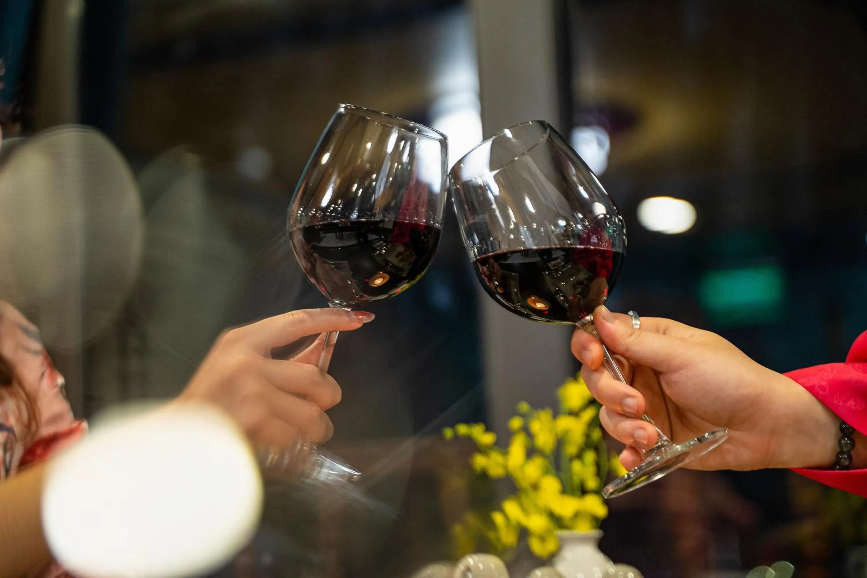 Drinks in Nostalgia Halong Cruise