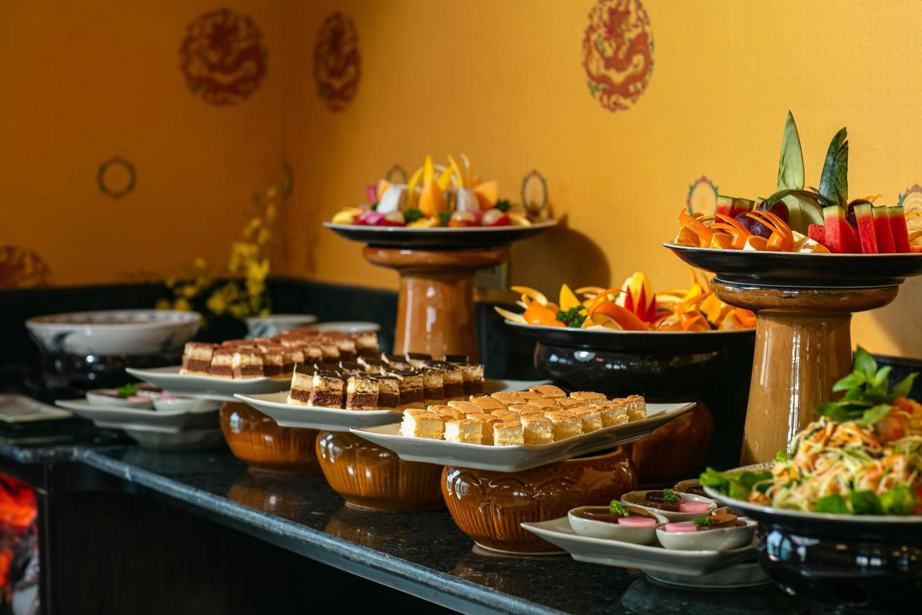 Food and drinks in Nostalgia Halong Cruise