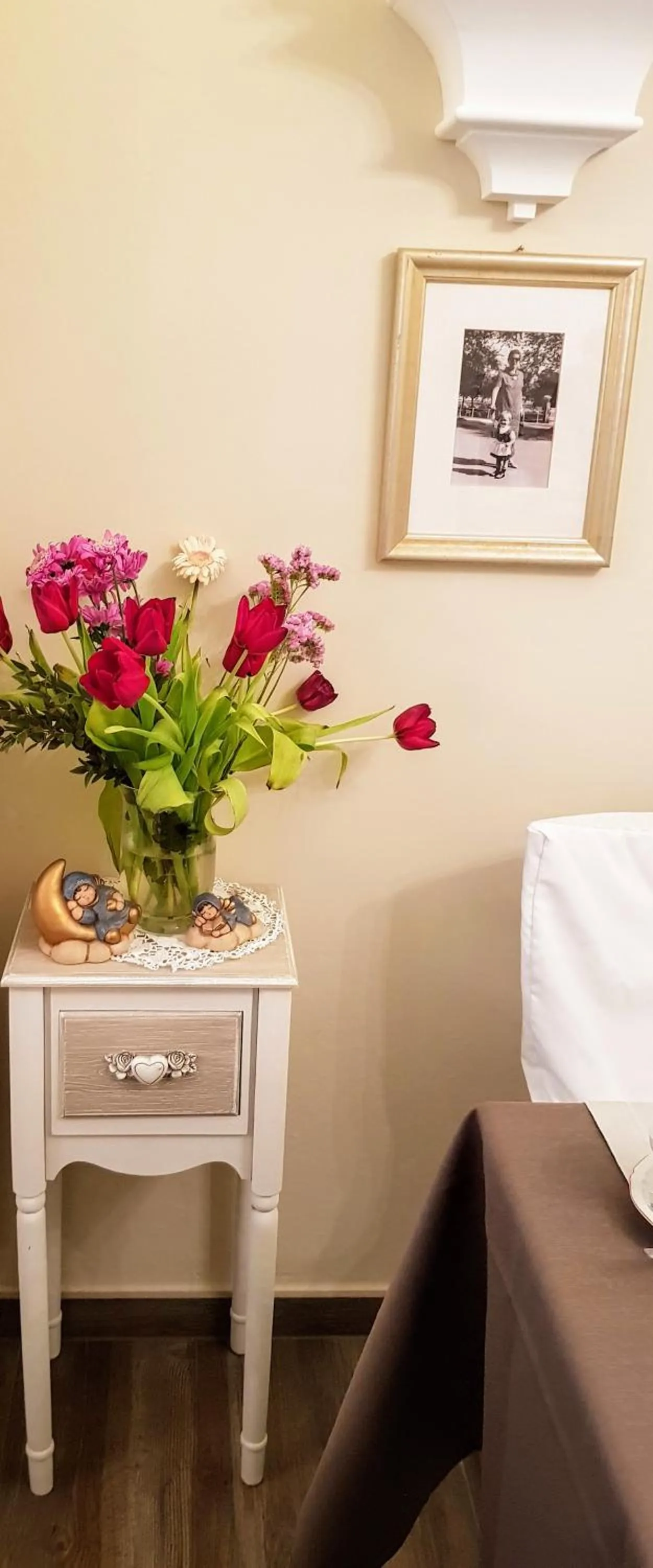 Decorative detail, Bed in Garni Villa Tyrol - Adults Only