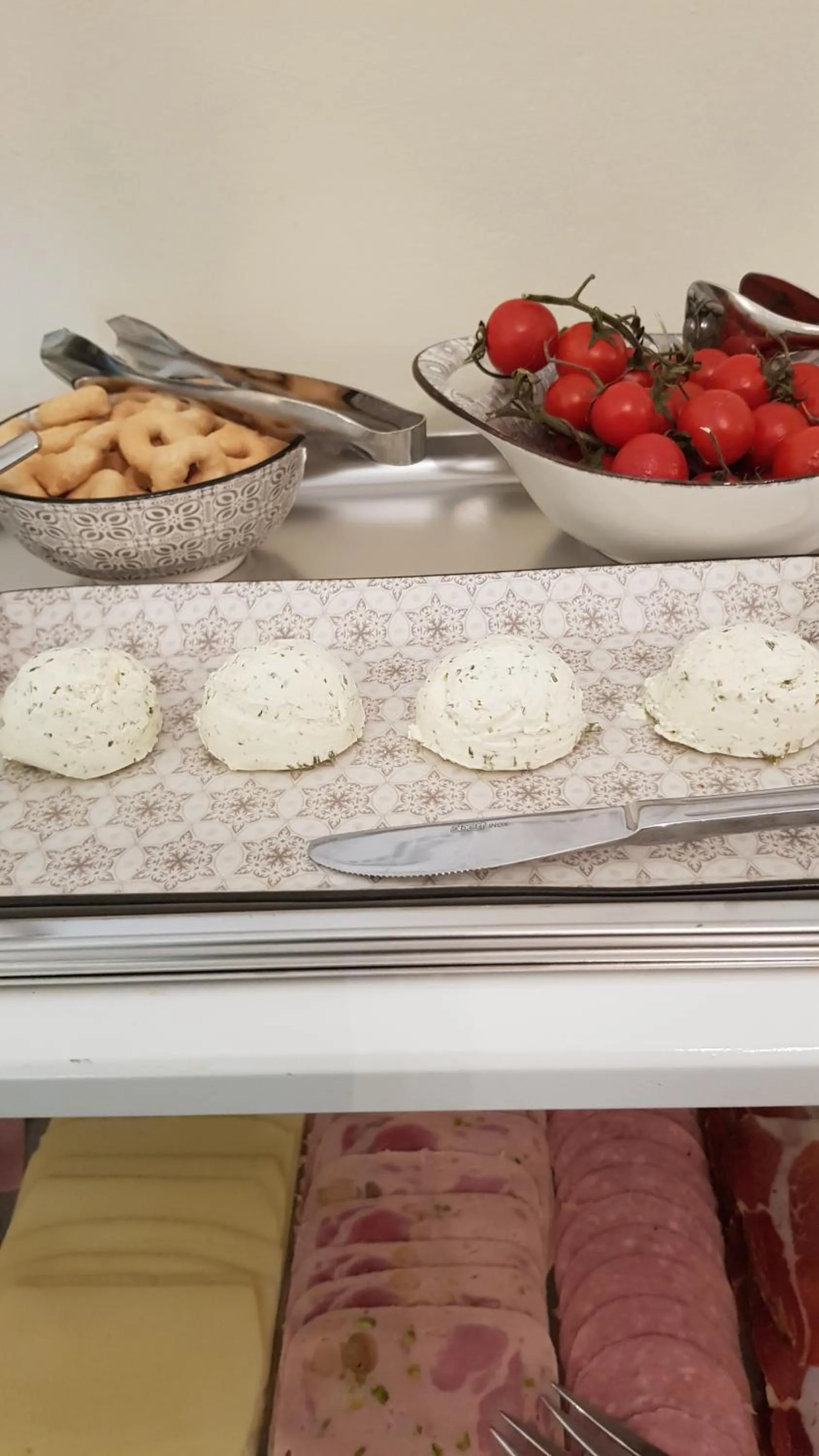 Buffet breakfast in Garni Villa Tyrol - Adults Only