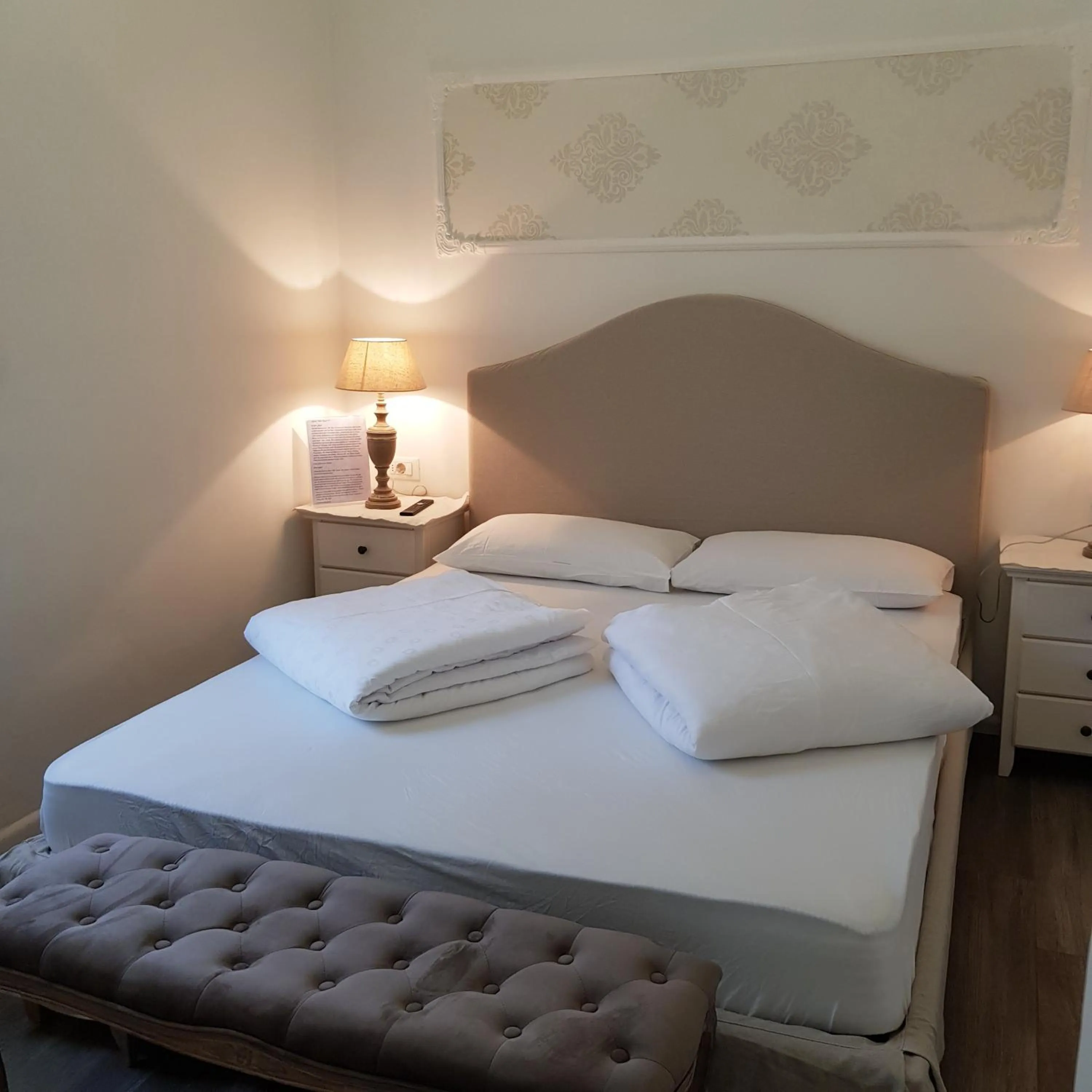 Bed in Garni Villa Tyrol - Adults Only