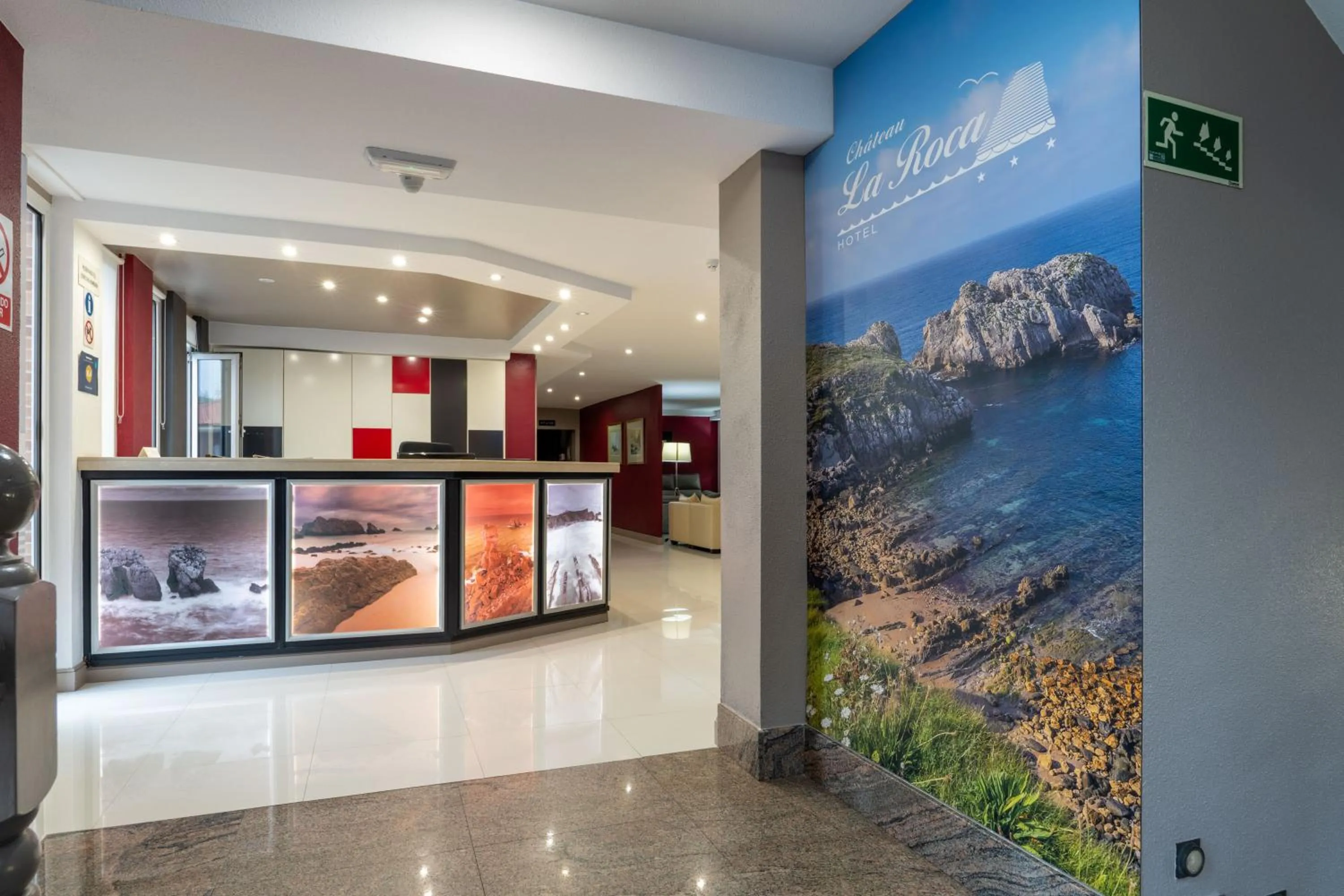 Lobby or reception in Chateau La Roca