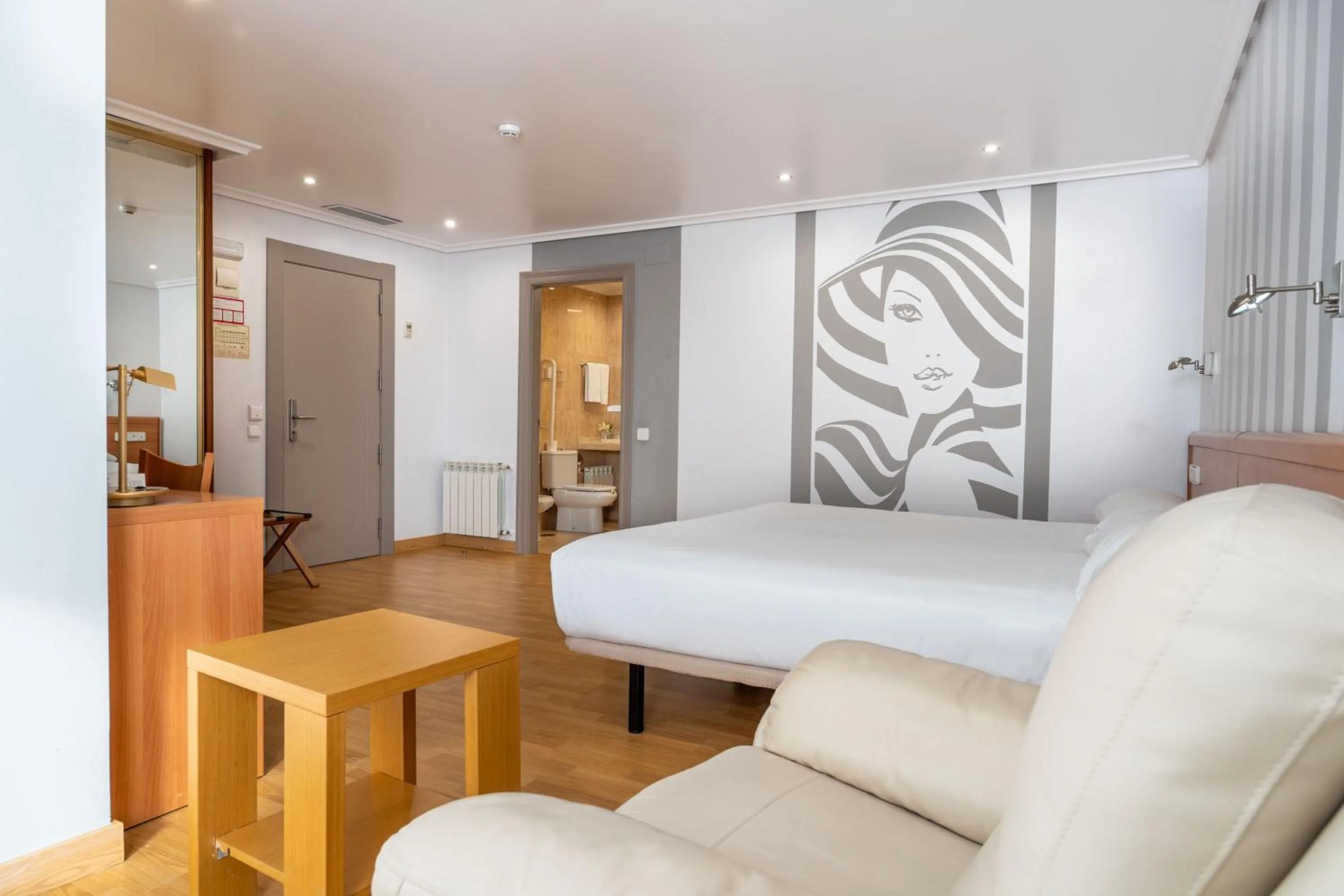 Bedroom, Bed in Chateau La Roca